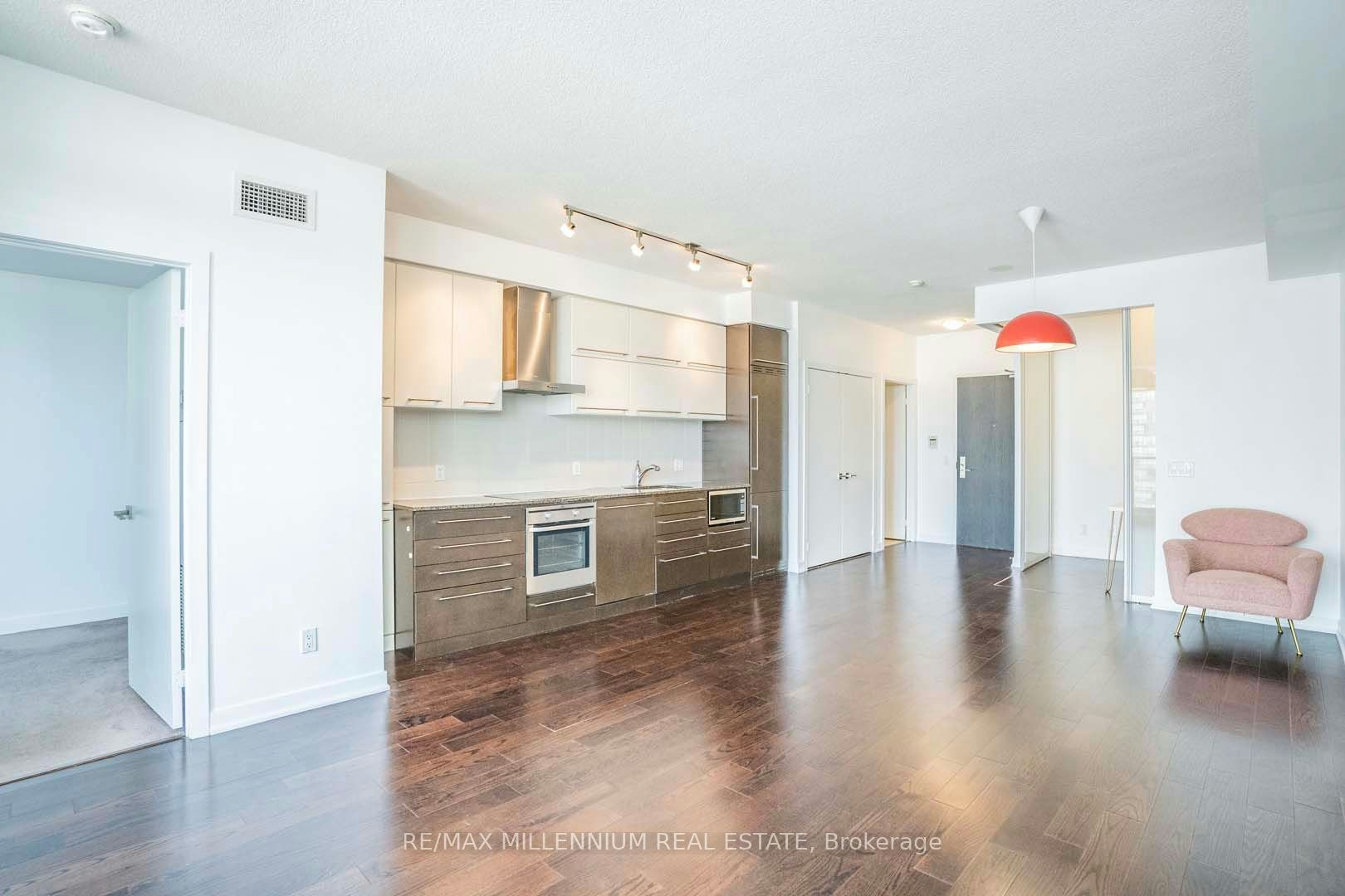 2212-770 Bay Street, Toronto, ON, M5G 0A6 - 21