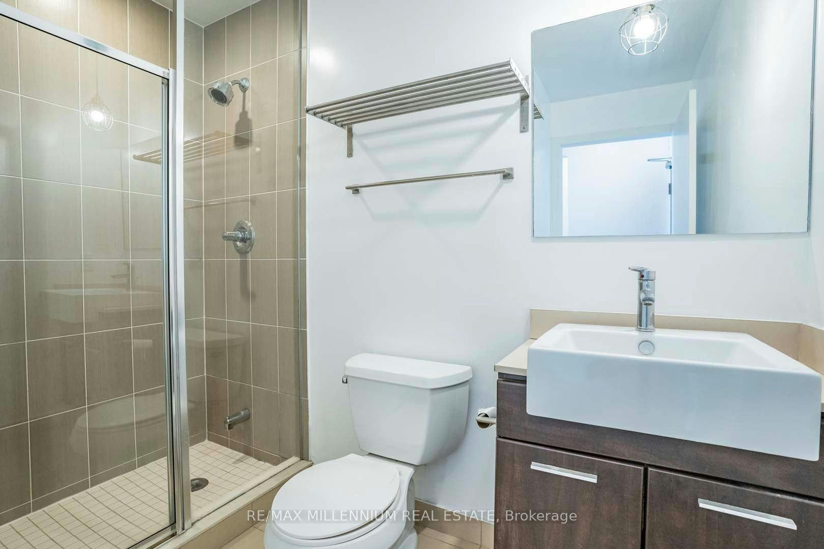 2212-770 Bay Street, Toronto, ON, M5G 0A6 - 10