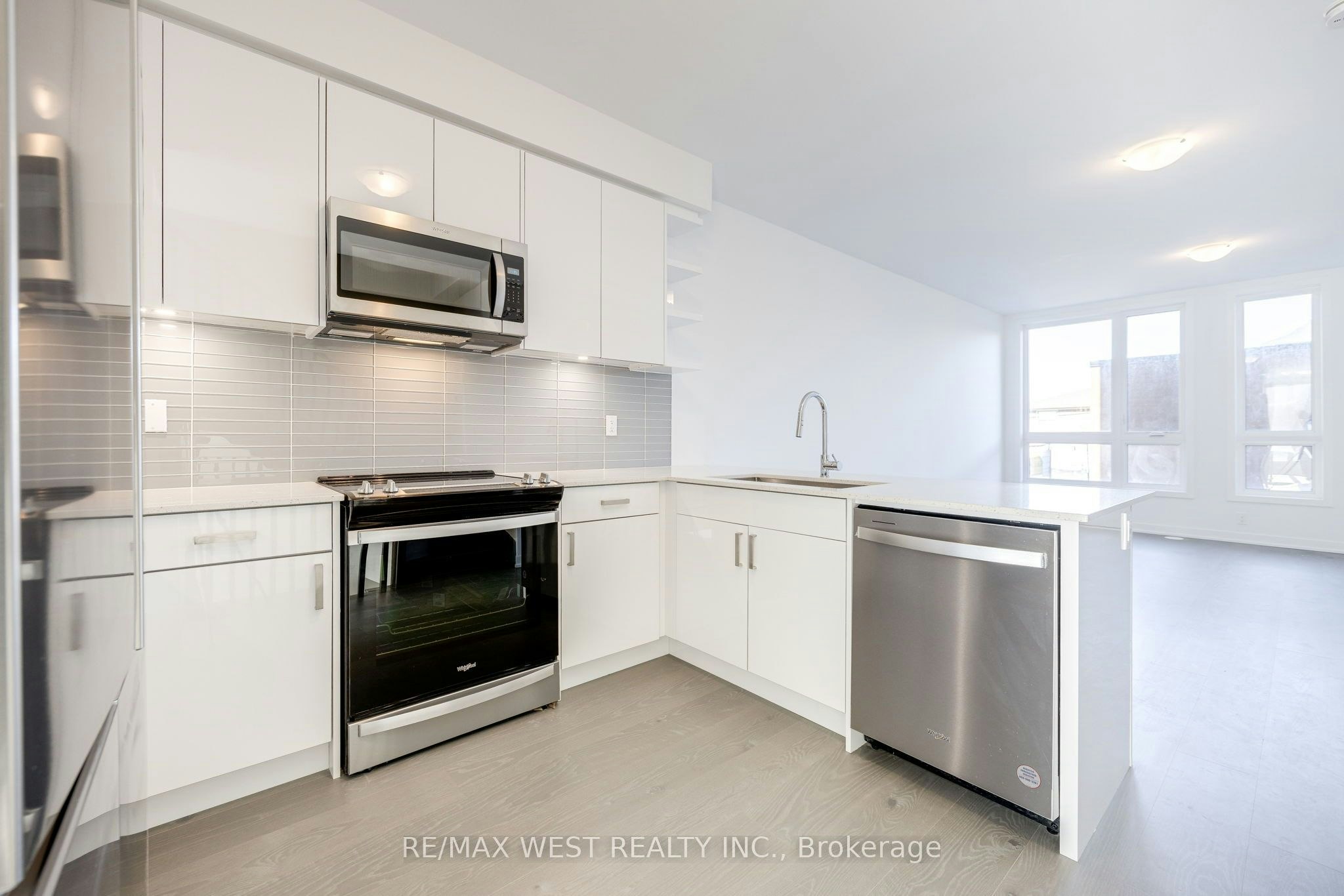 122 Green Gardens Boulevard, Toronto, ON, M6A 0E5