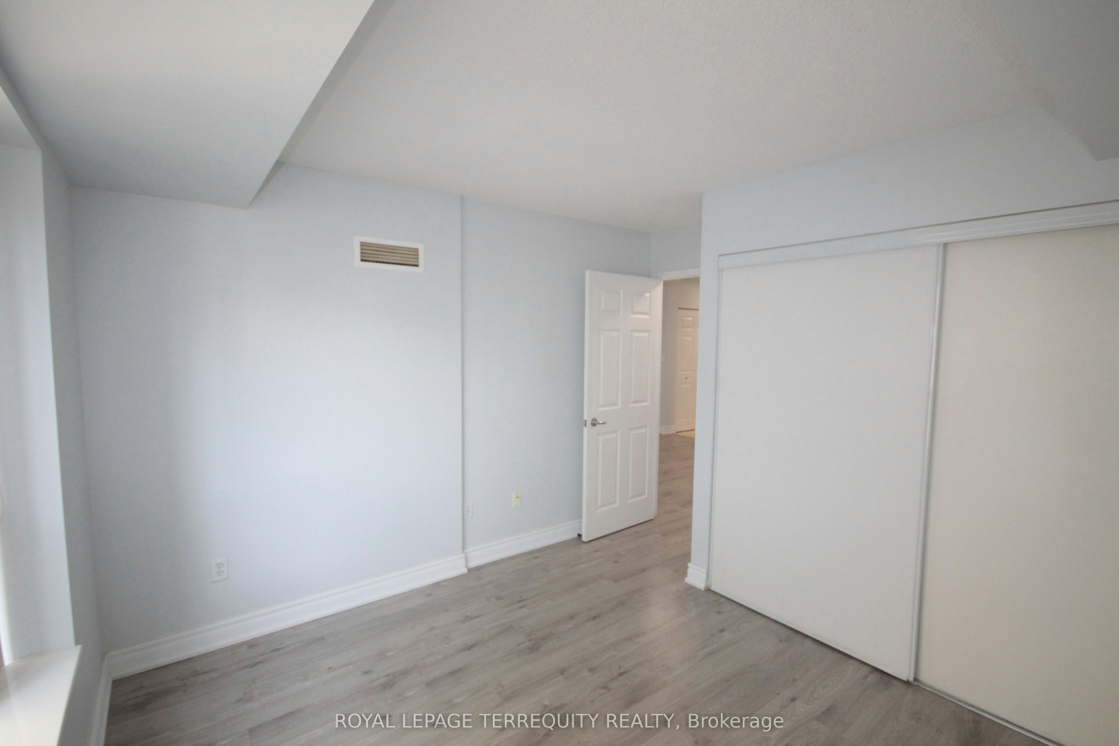 1016-39 Pemberton Avenue, Toronto, ON, M2M 4L6 - 16