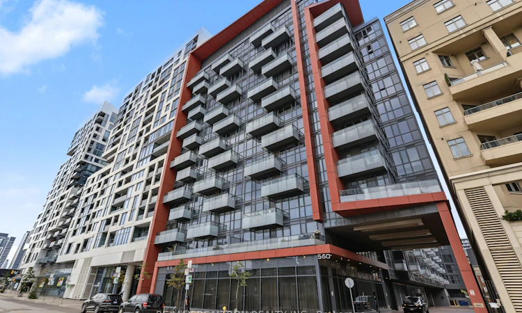 722-560 Front Street W