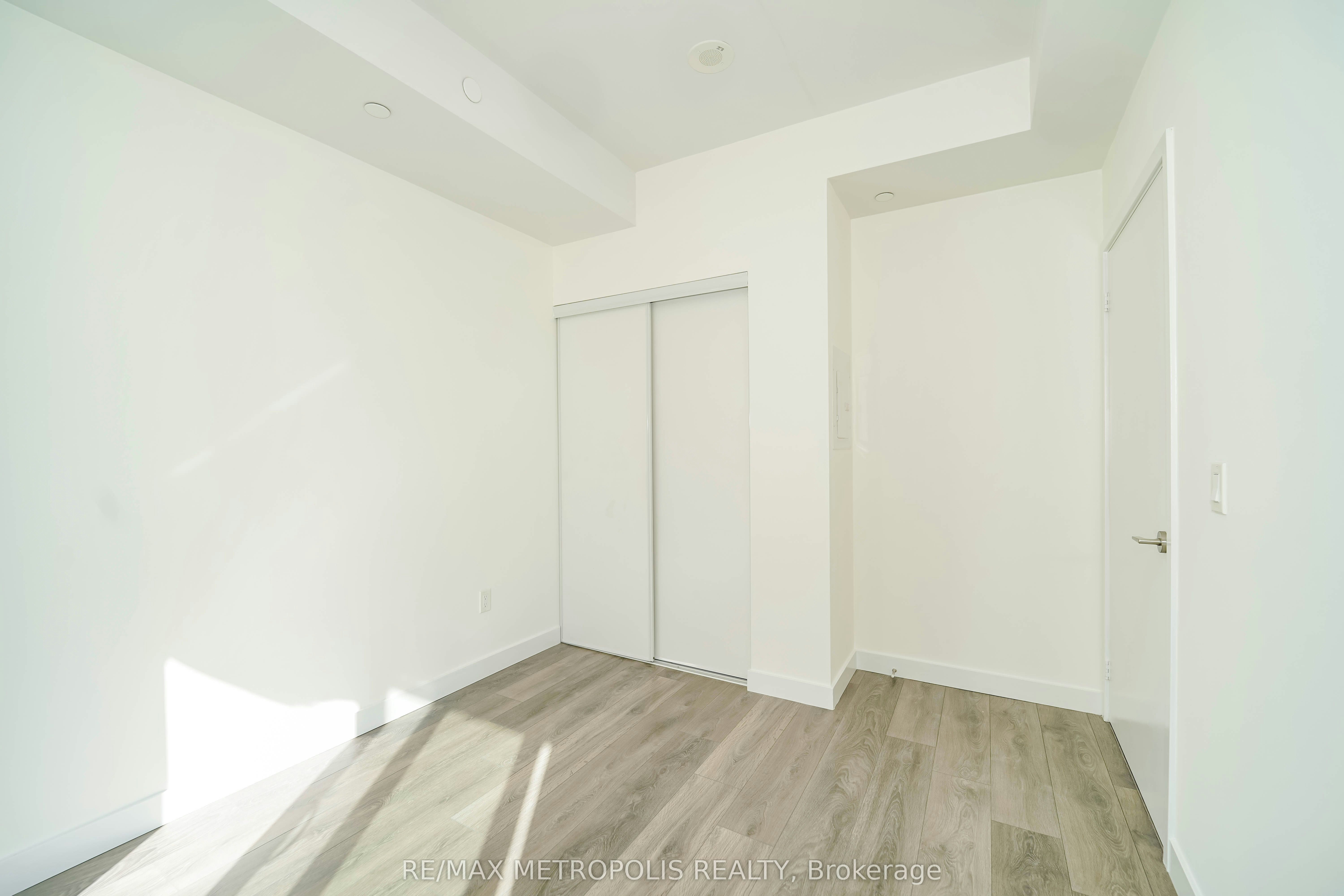 1504-8 Eglinton Avenue E, Toronto, ON, M4P 0C1 - 25
