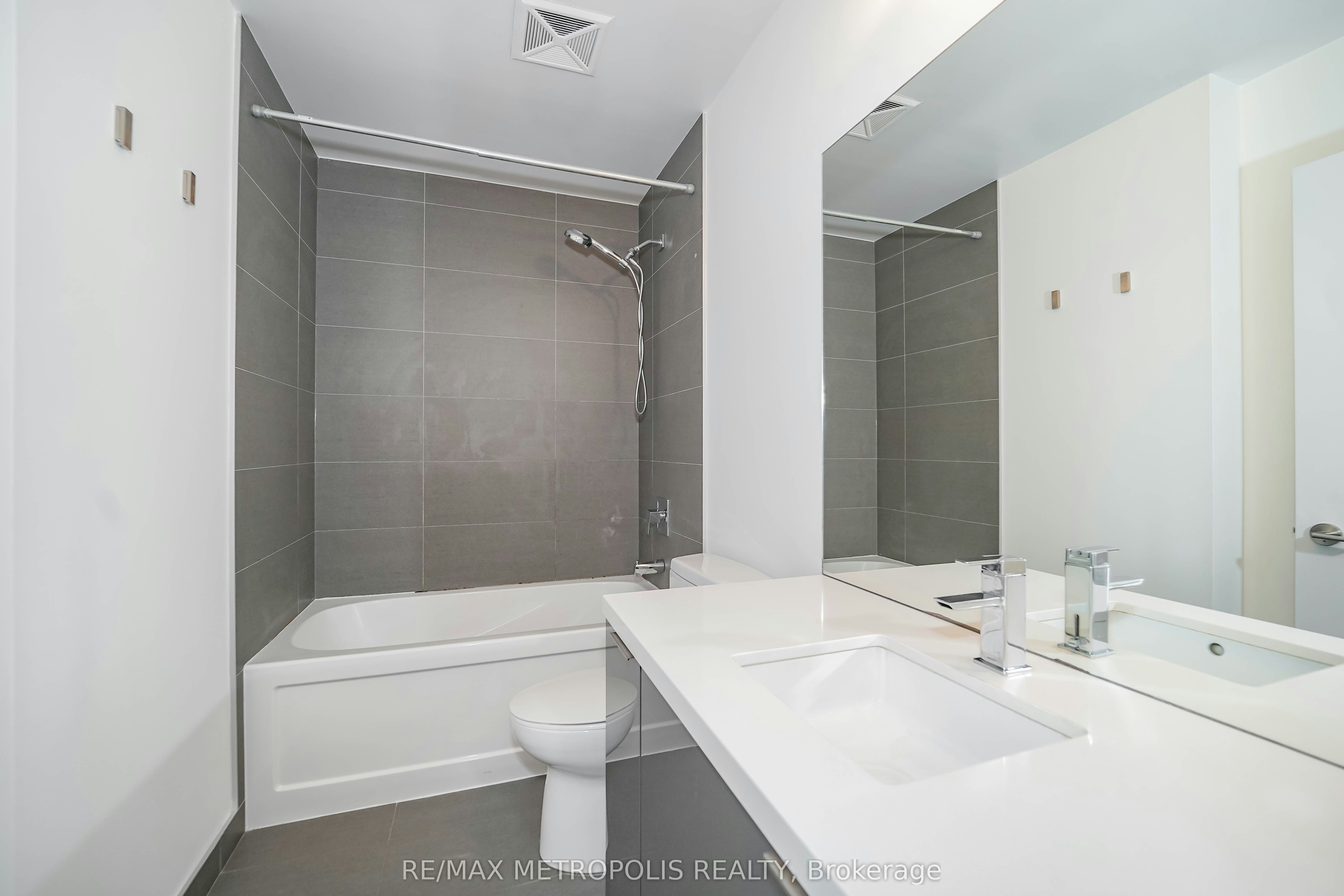 1504-8 Eglinton Avenue E, Toronto, ON, M4P 0C1 - 26
