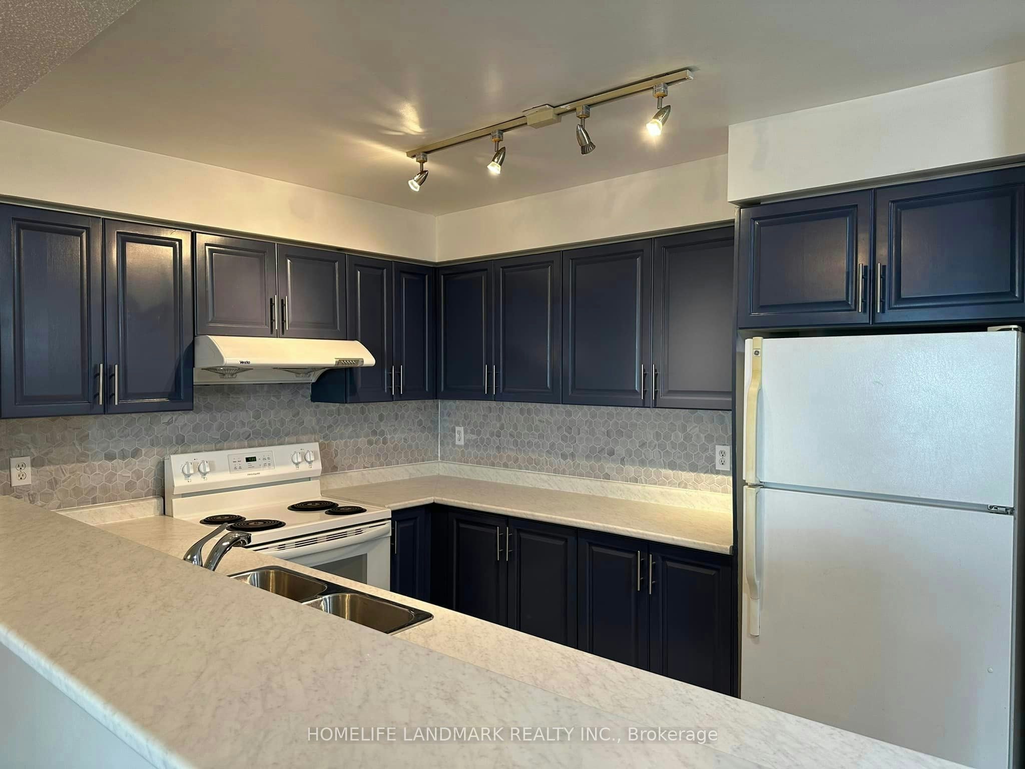 1205-23 Lorraine Drive, Toronto, ON, M2N 6Z6 - 3