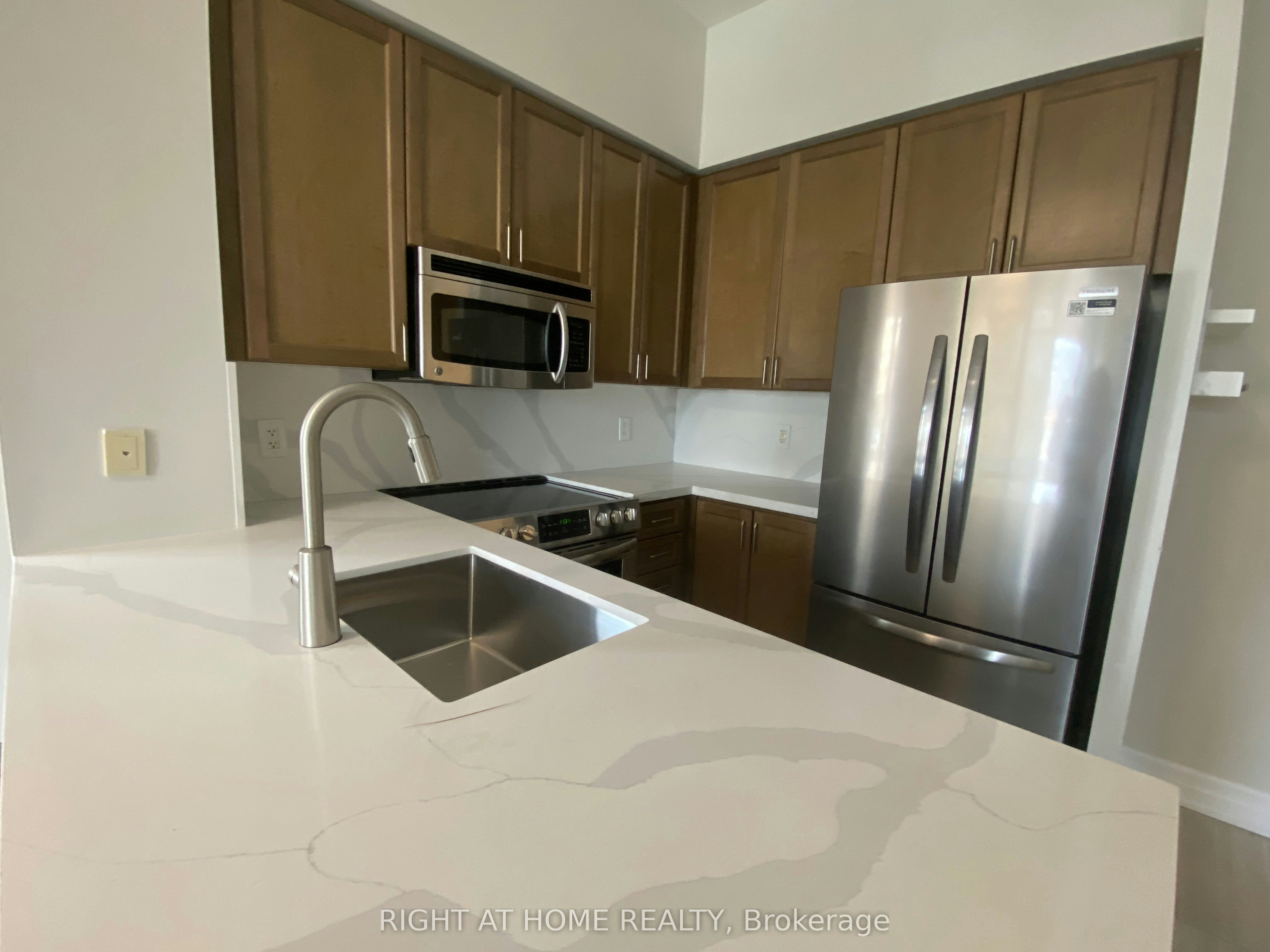 Ph109-8 Scollard Street, Toronto, ON, M5R 1M2 - 6