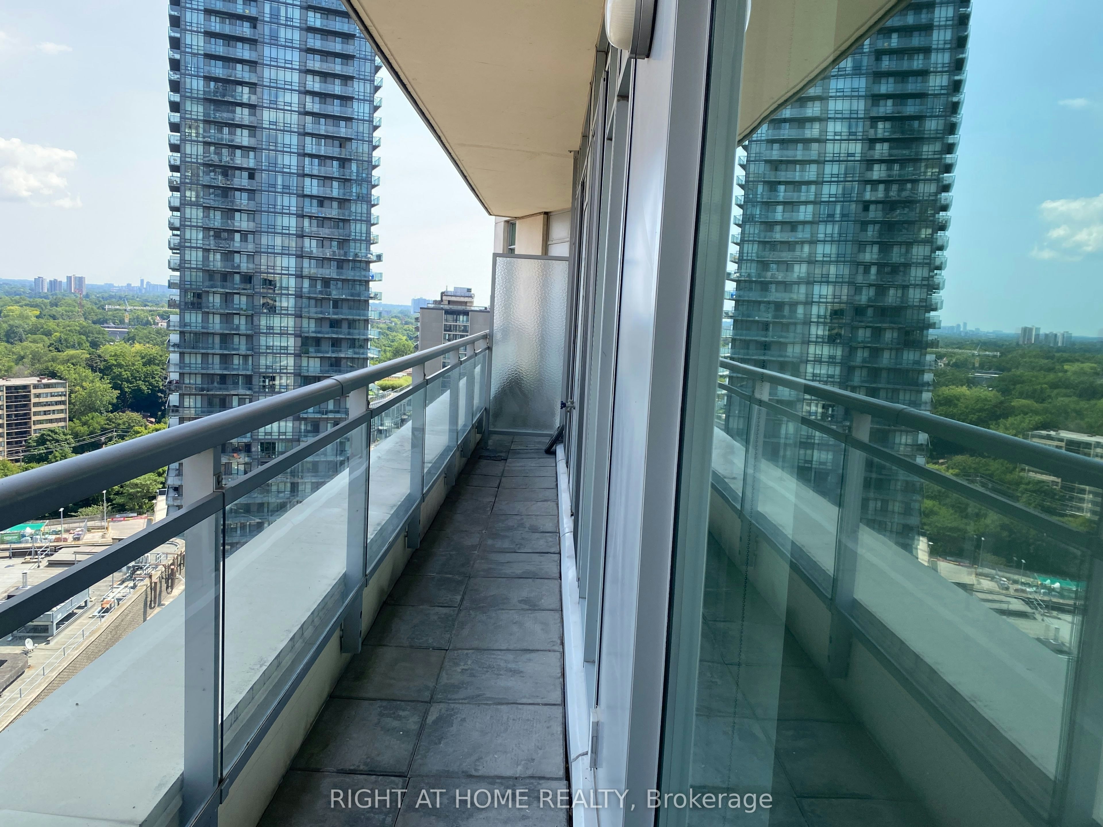Ph109-8 Scollard Street, Toronto, ON, M5R 1M2 - 15