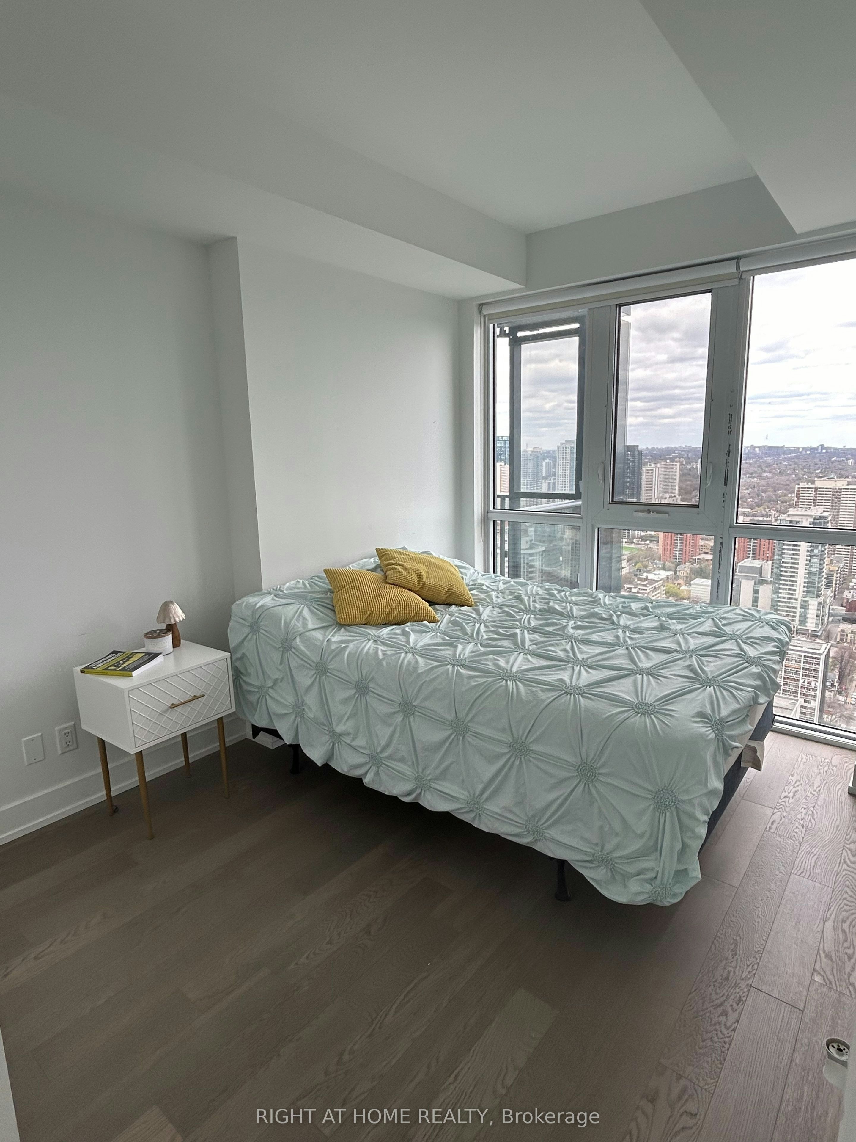 6-7 Grenville Street, Toronto, ON, M4Y 0E9 - 9