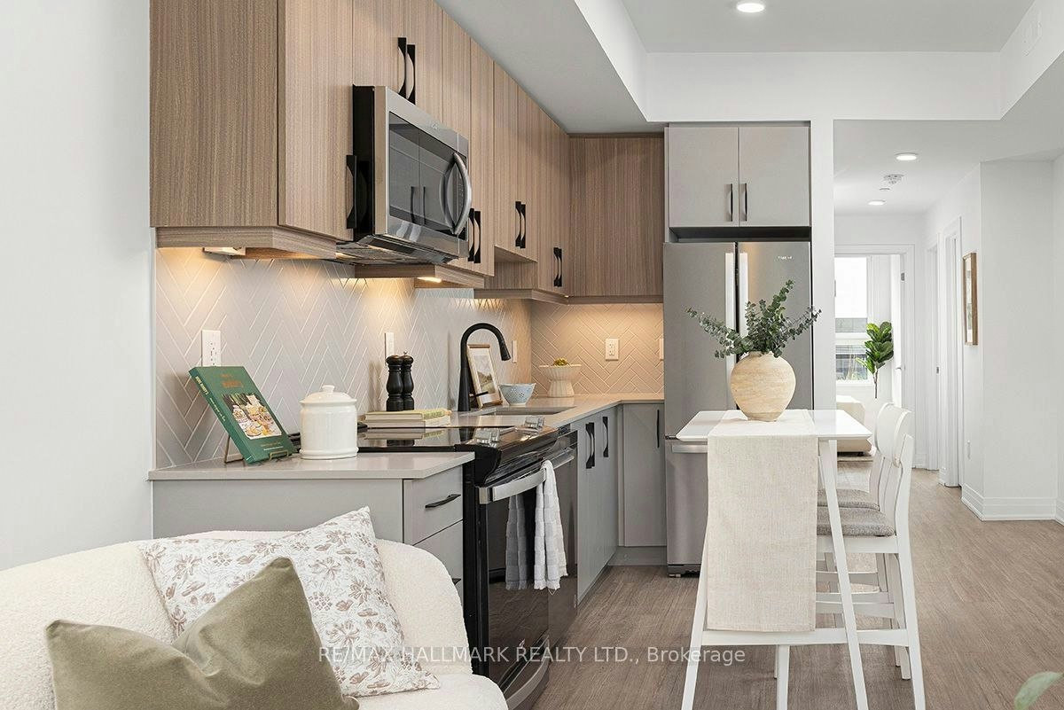 2-15 Brenthall Avenue W, Toronto, ON, M2R 0B3