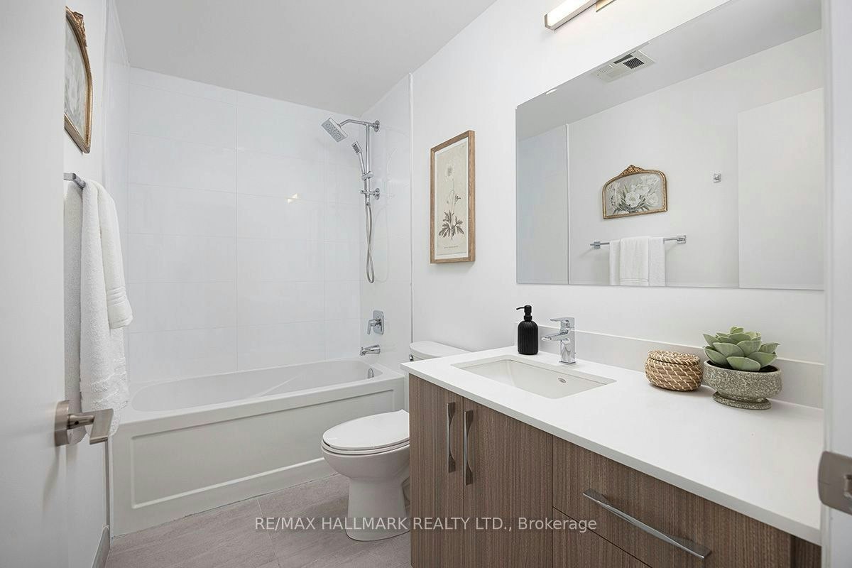 2-15 Brenthall Avenue W, Toronto, ON, M2R 0B3 - 6