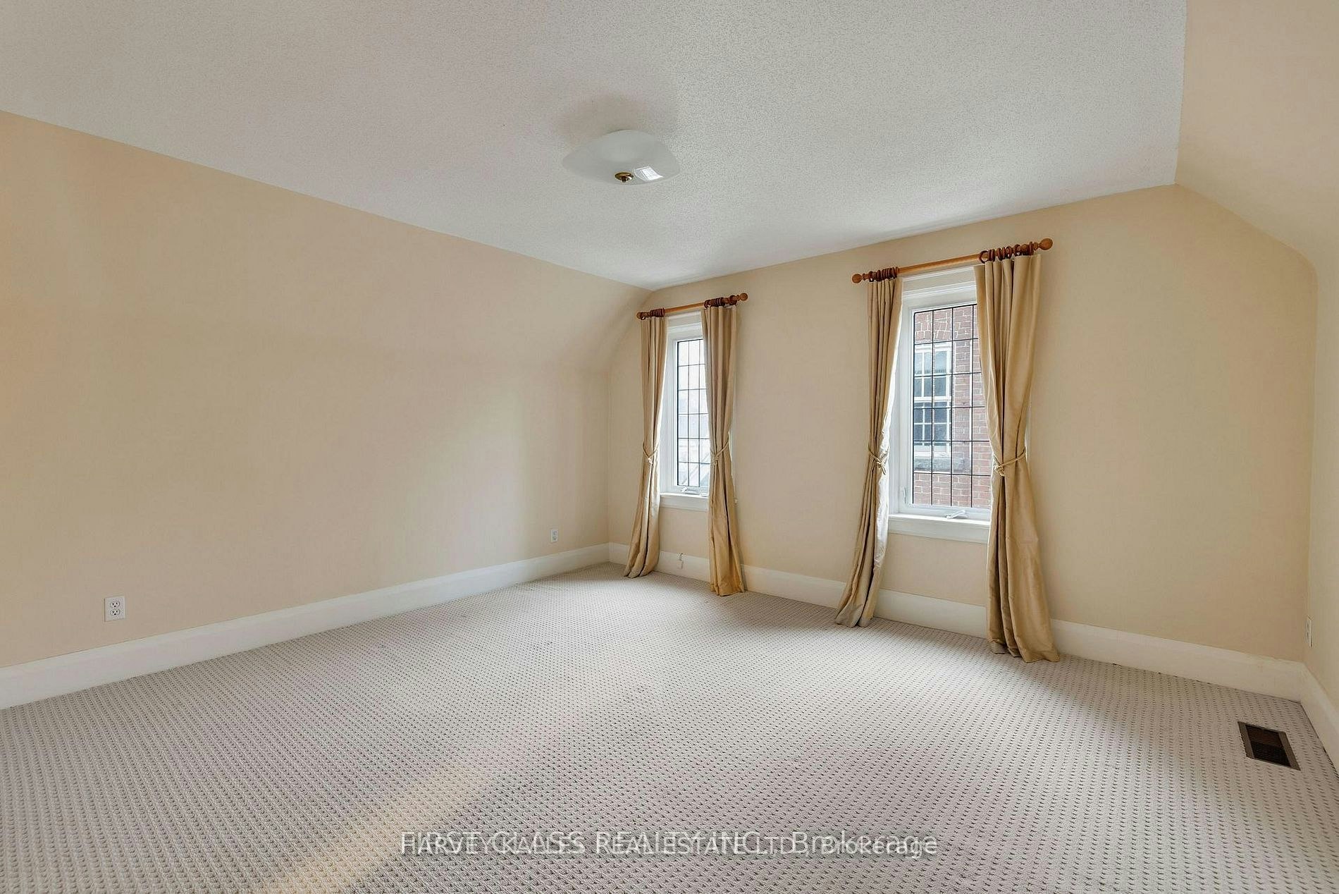 80 Douglas Drive, Toronto, ON, M4W 2B4 - 40