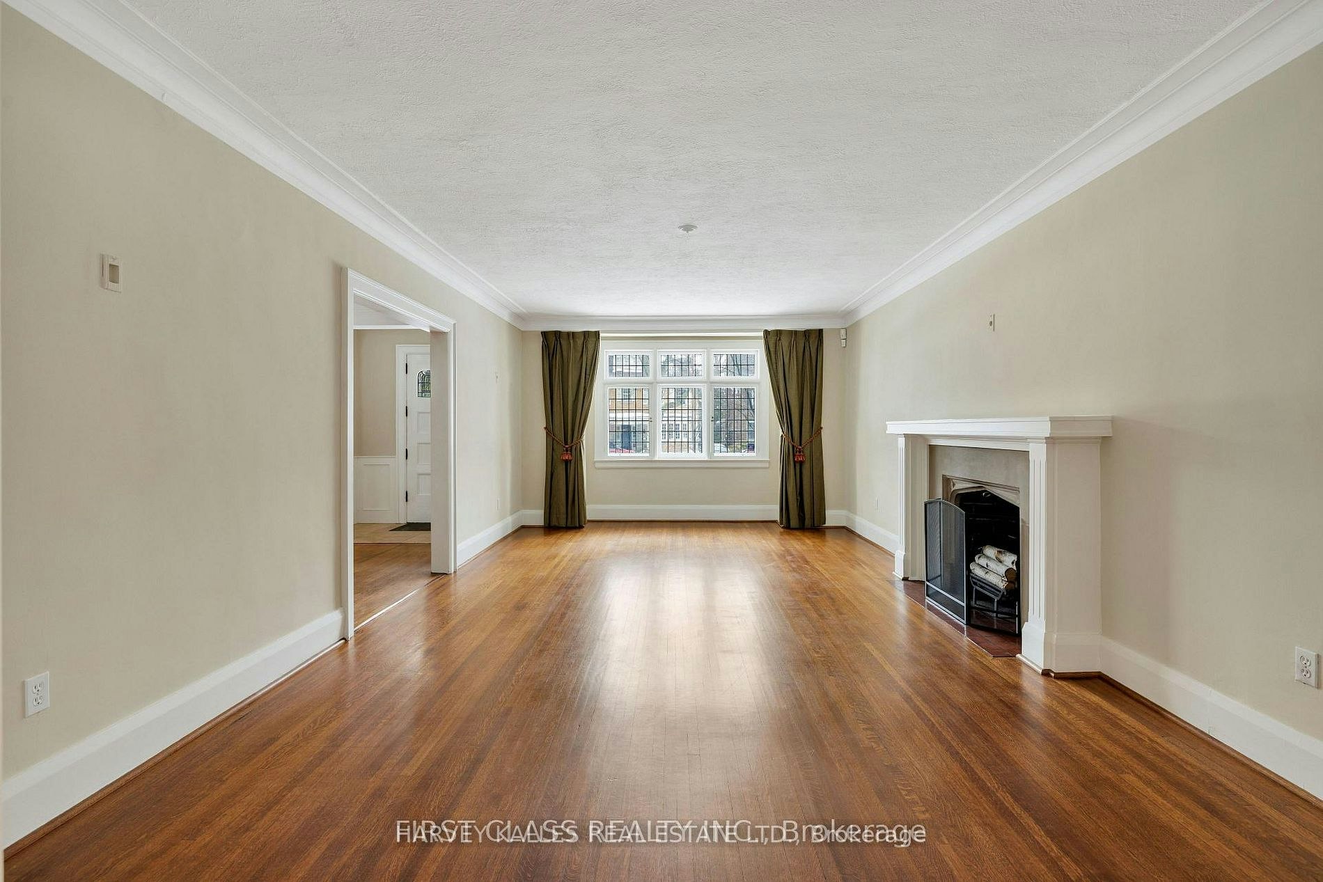 80 Douglas Drive, Toronto, ON, M4W 2B4 - 5
