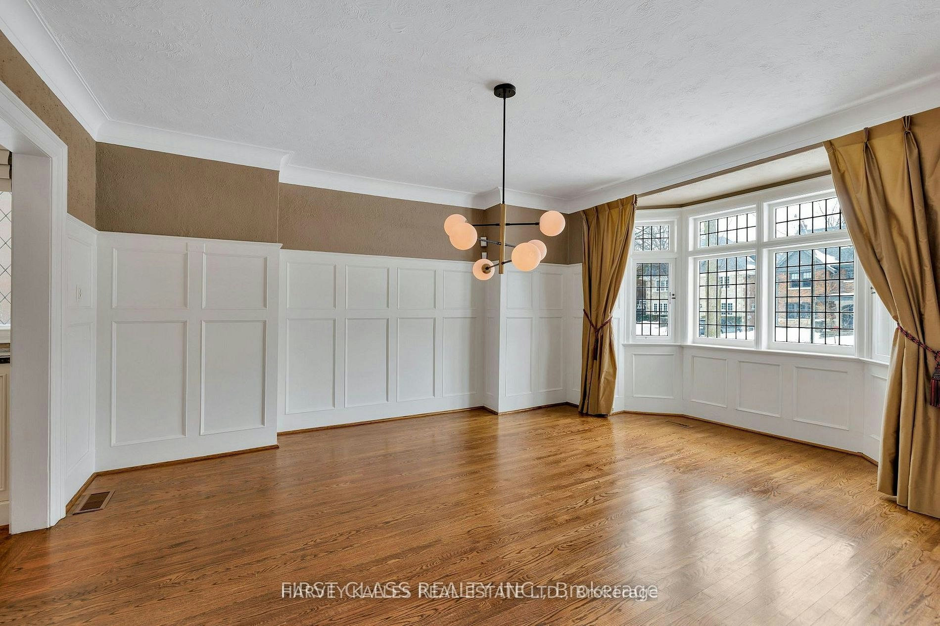 80 Douglas Drive, Toronto, ON, M4W 2B4 - 10