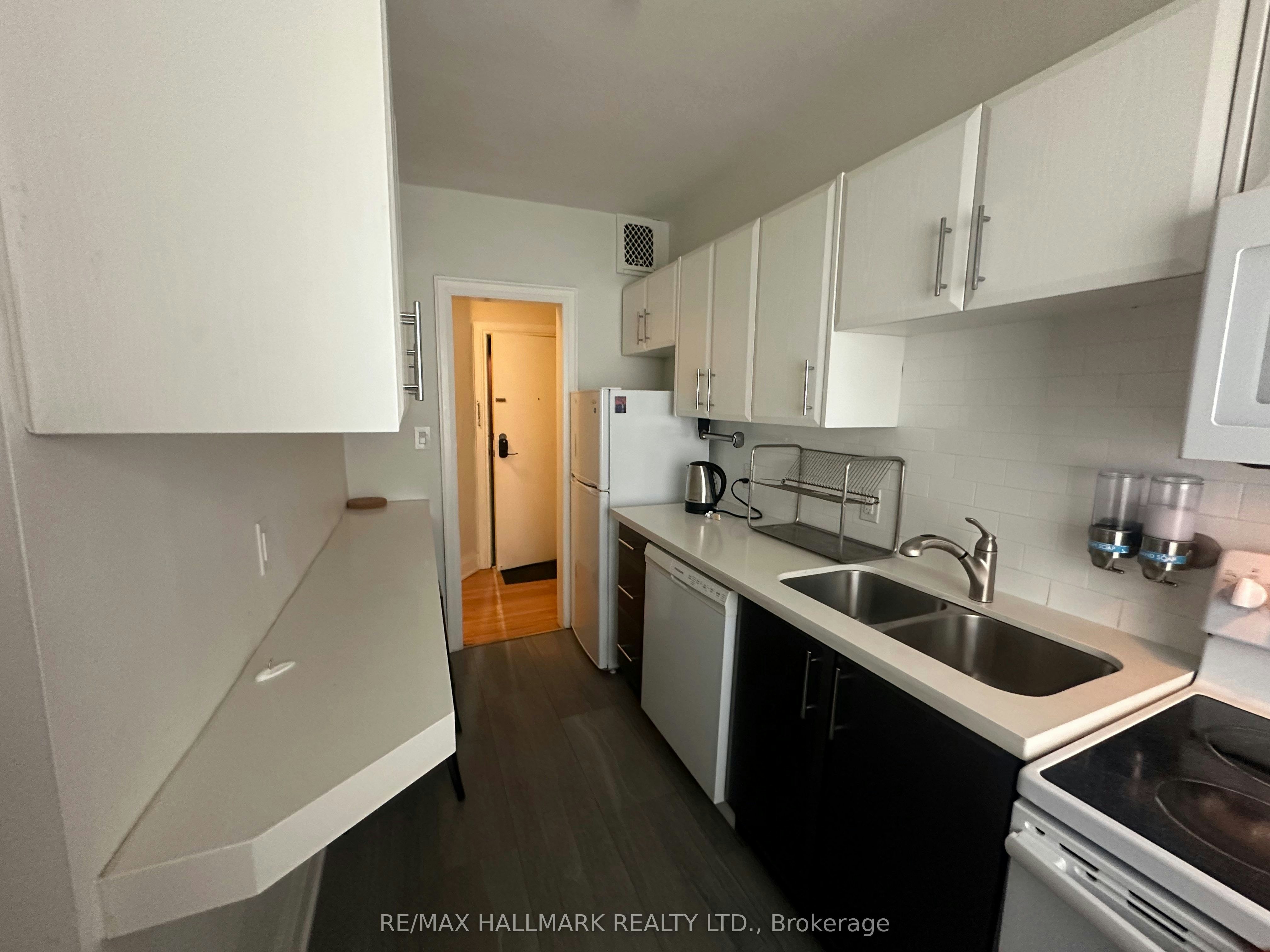 9-595 St Clair Avenue W, Toronto, ON, M6C 1A3 - 2