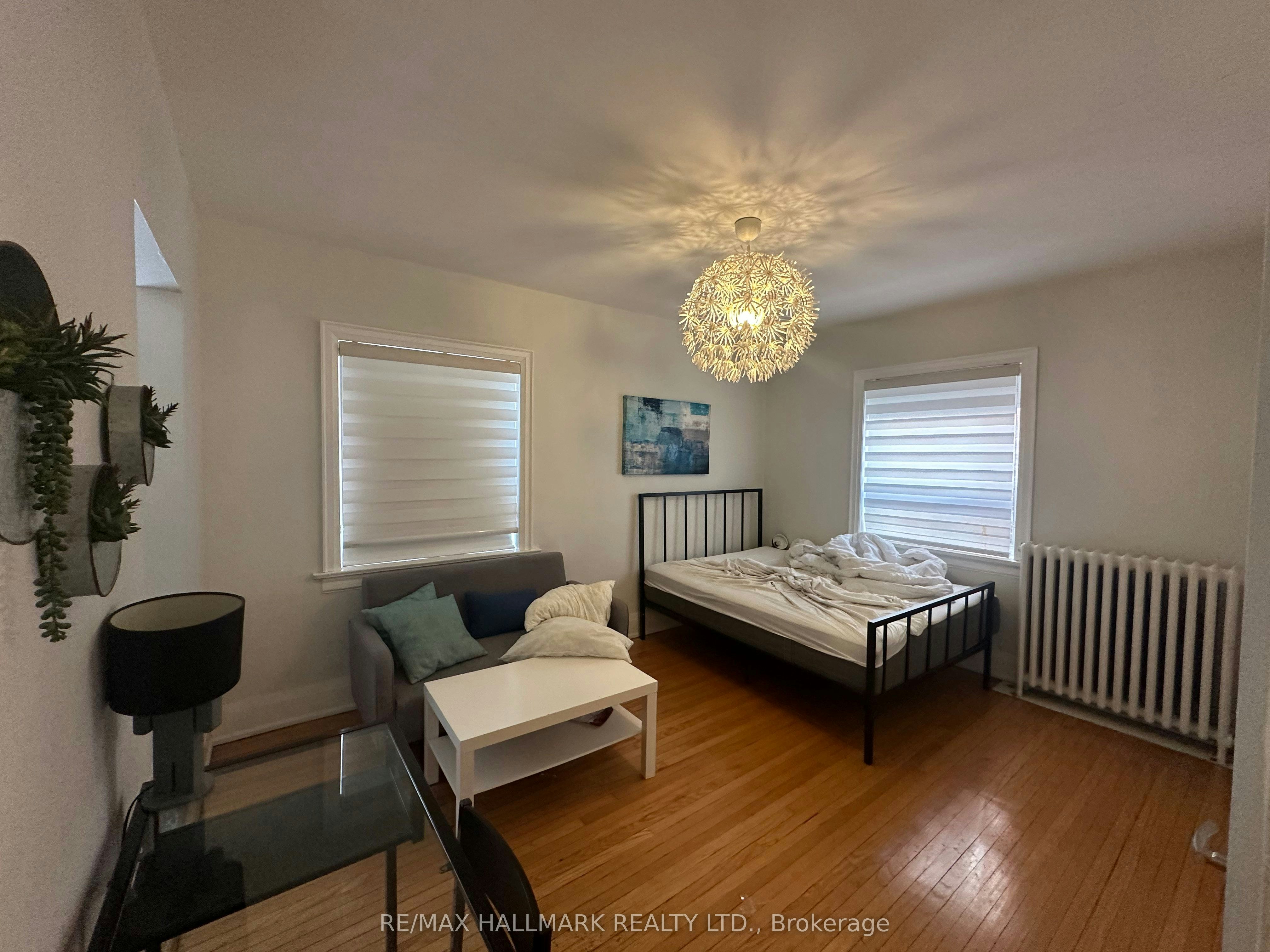 9-595 St Clair Avenue W, Toronto, ON, M6C 1A3