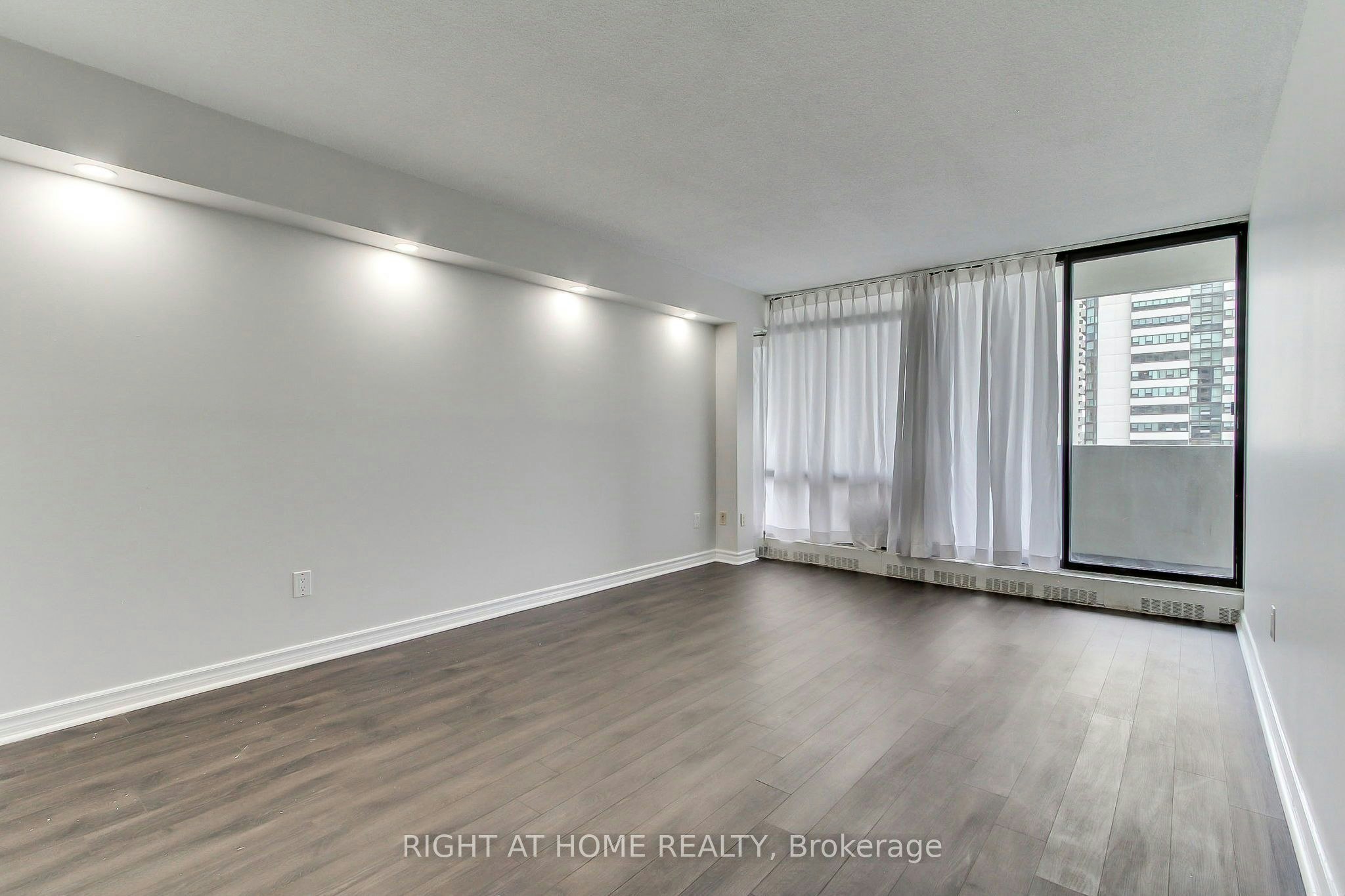 1006-3300 Don Mills Road, Toronto, ON, M2J 4X7 - 13