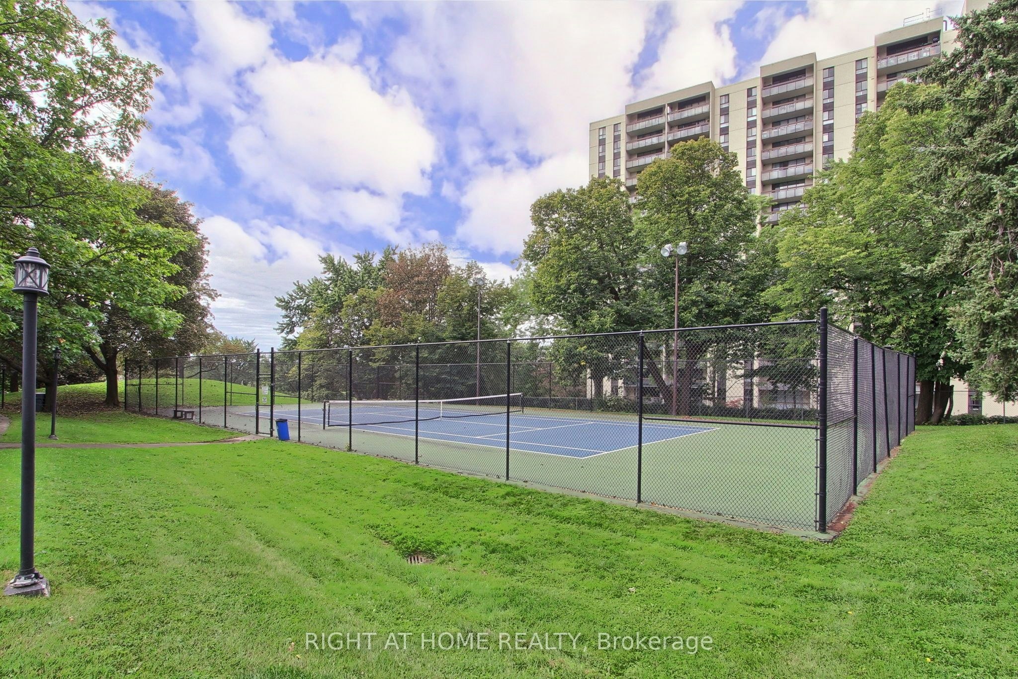 1006-3300 Don Mills Road, Toronto, ON, M2J 4X7 - 47