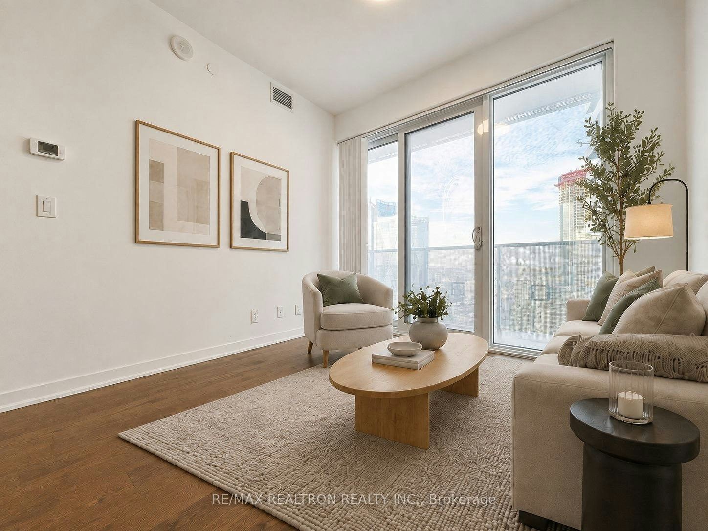 5806-100 Harbour Street, Toronto, ON, M5J 1B7 - 5