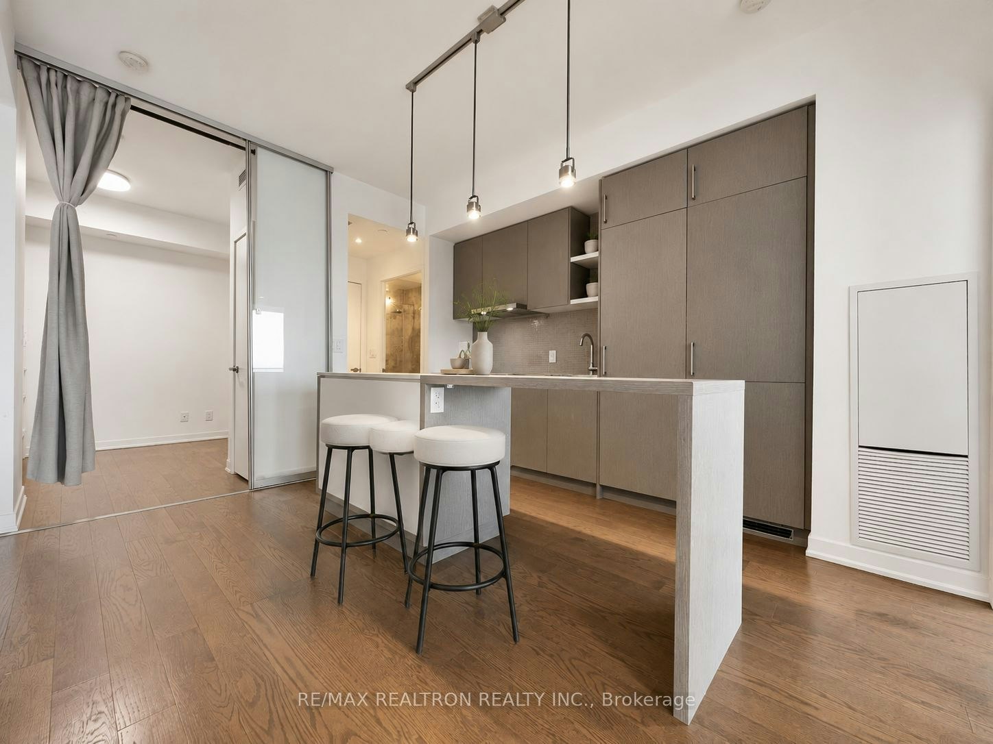 5806-100 Harbour Street, Toronto, ON, M5J 1B7 - 7