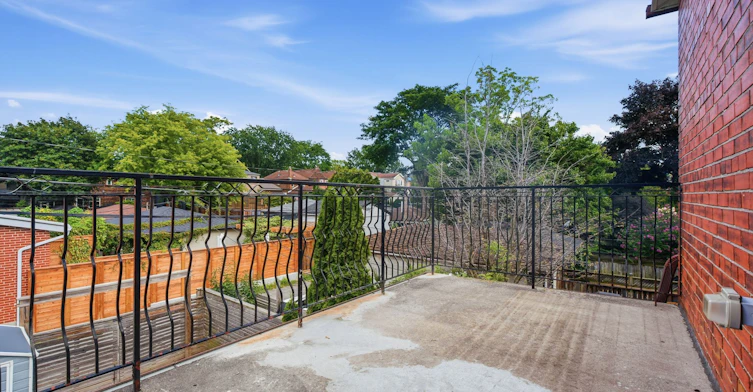 Main/Upper-305 Winona Drive, Toronto, ON, M6C 3S8 - 35