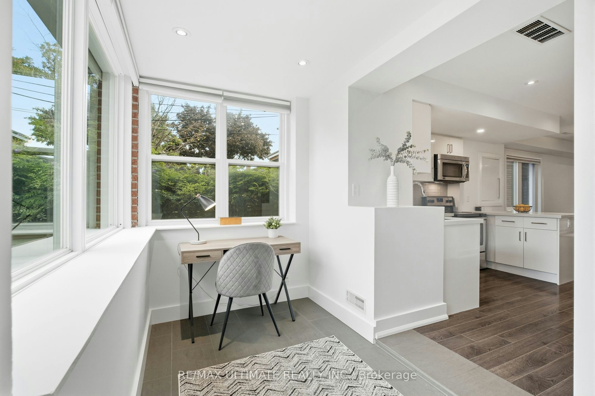 Main/Upper-305 Winona Drive, Toronto, ON, M6C 3S8 - 18