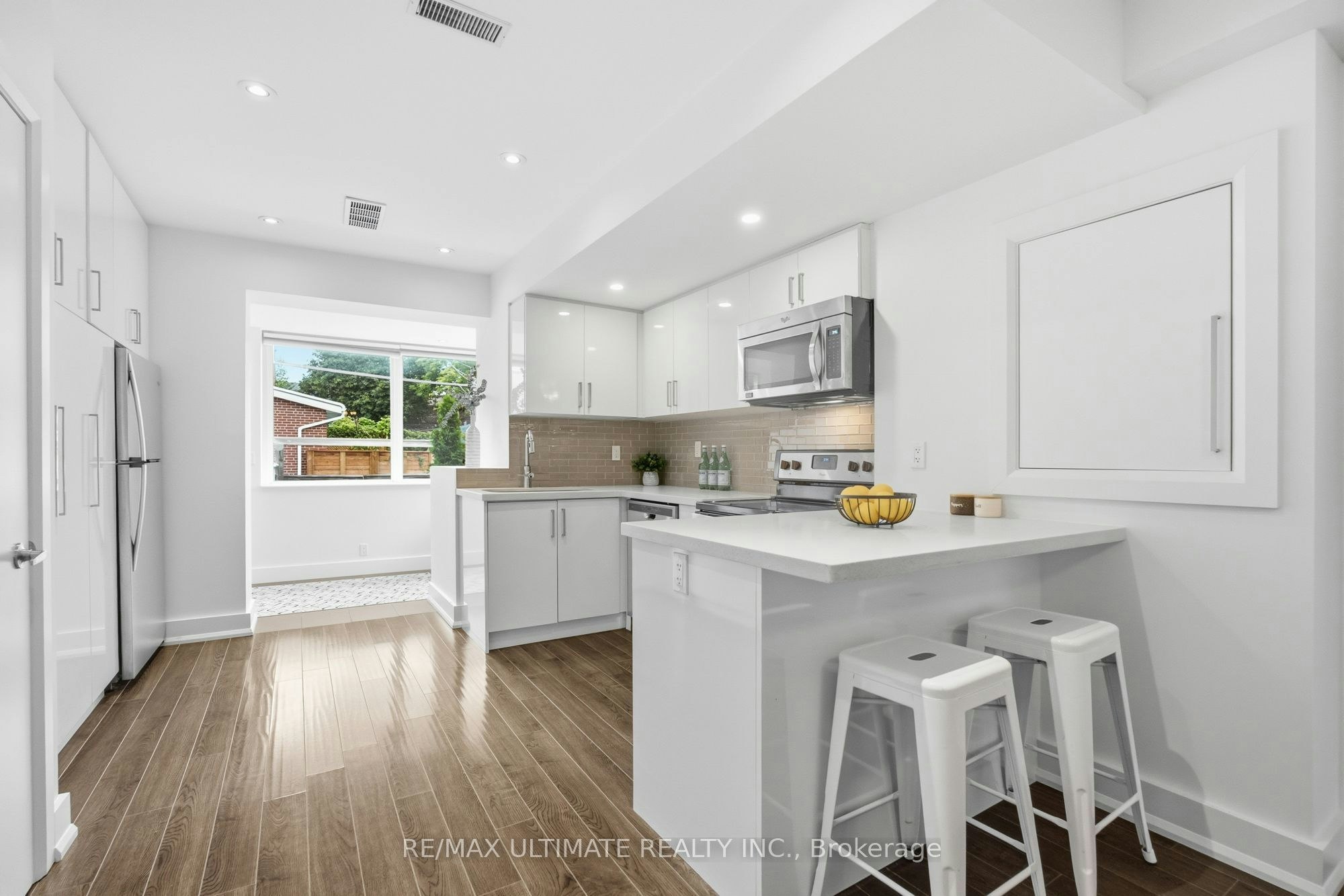 Main/Upper-305 Winona Drive, Toronto, ON, M6C 3S8 - 12