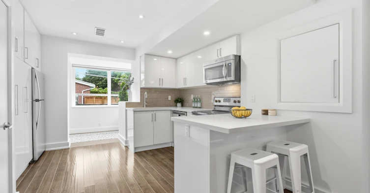 Main/Upper-305 Winona Drive, Toronto, ON, M6C 3S8 - 12