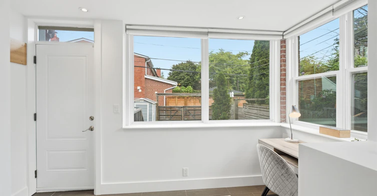 Main/Upper-305 Winona Drive, Toronto, ON, M6C 3S8 - 16