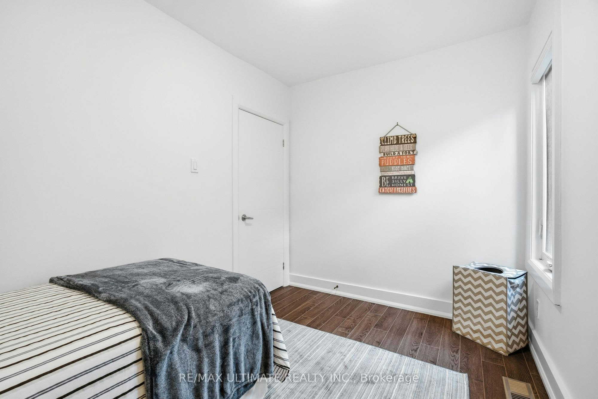 Main/Upper-305 Winona Drive, Toronto, ON, M6C 3S8 - 33