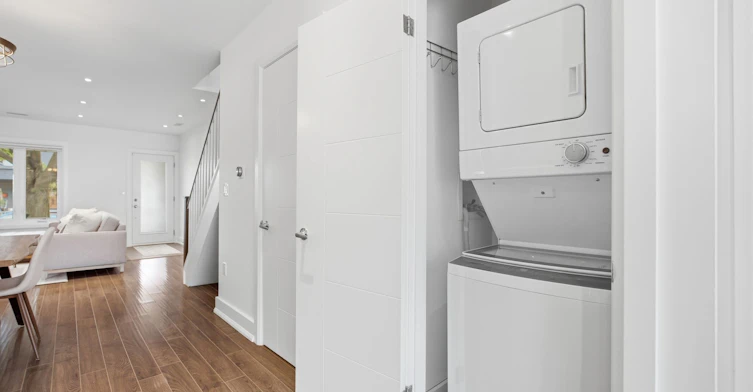 Main/Upper-305 Winona Drive, Toronto, ON, M6C 3S8 - 22