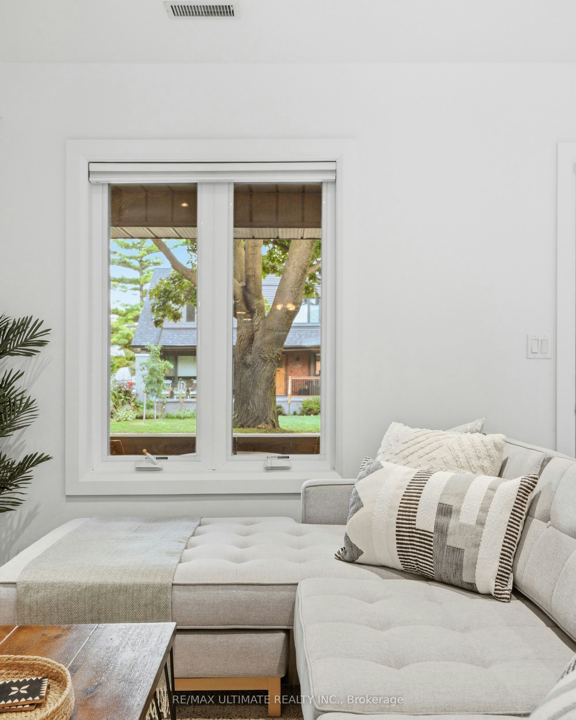 Main/Upper-305 Winona Drive, Toronto, ON, M6C 3S8 - 7