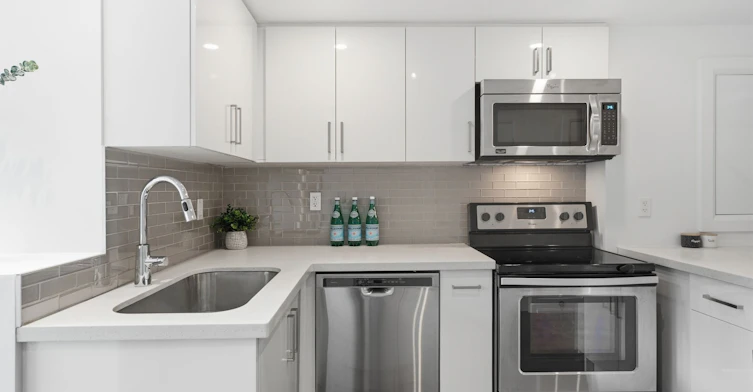 Main/Upper-305 Winona Drive, Toronto, ON, M6C 3S8 - 14