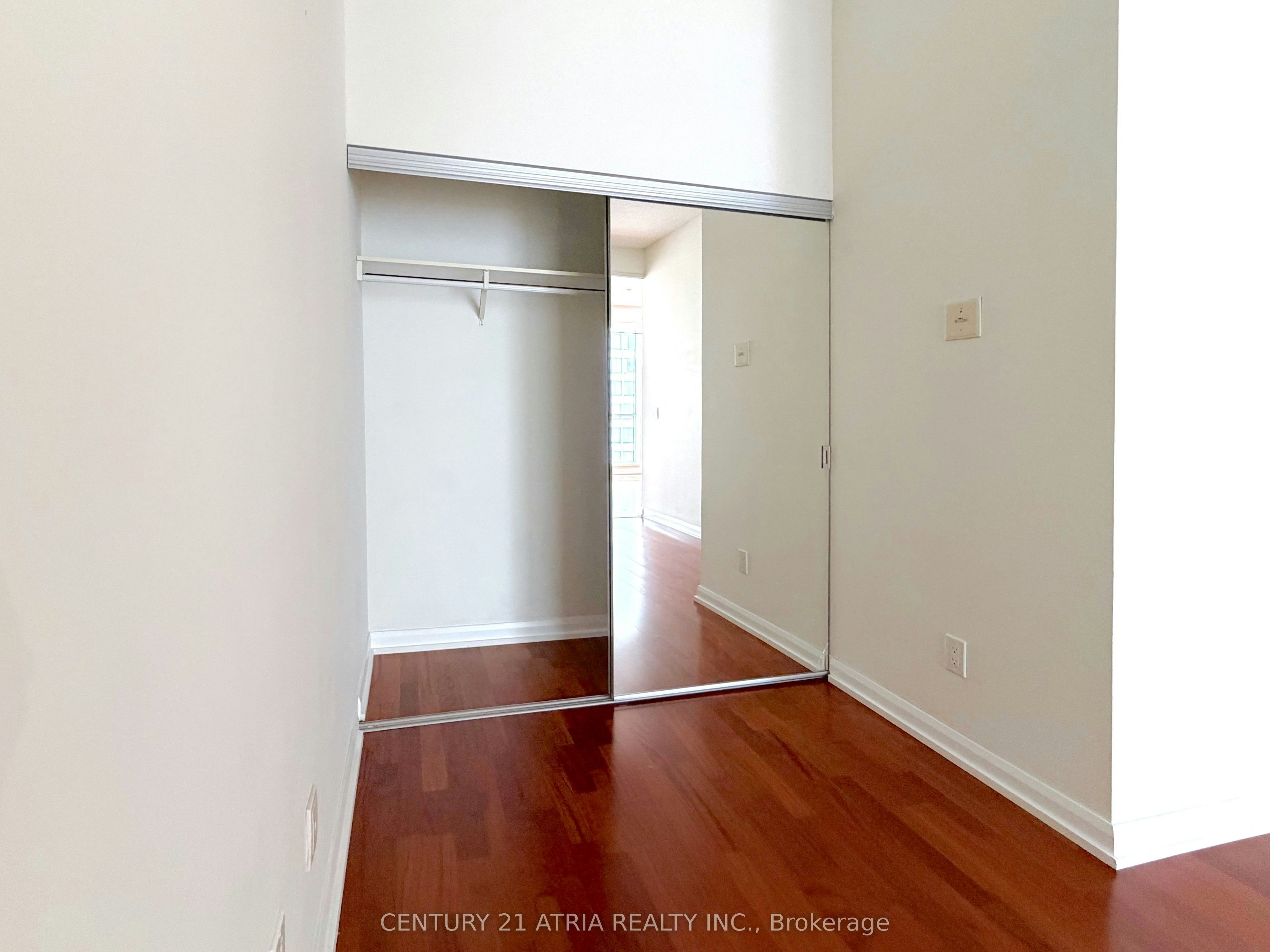 1820-111 Elizabeth Street, Toronto, ON, M5G 1P7 - 26