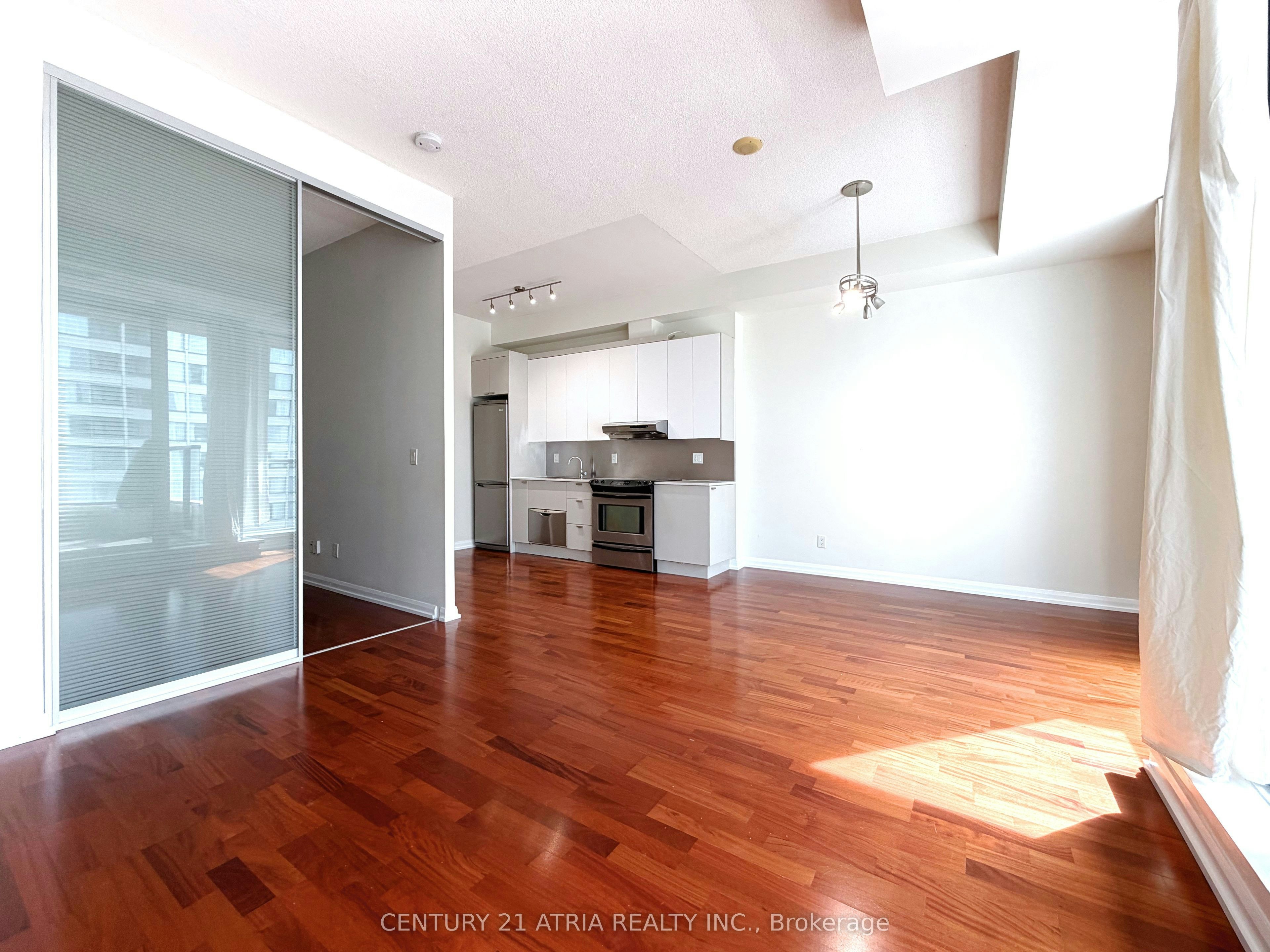 1820-111 Elizabeth Street, Toronto, ON, M5G 1P7 - 15