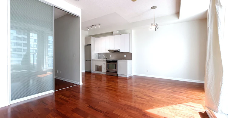 1820-111 Elizabeth Street, Toronto, ON, M5G 1P7 - 15