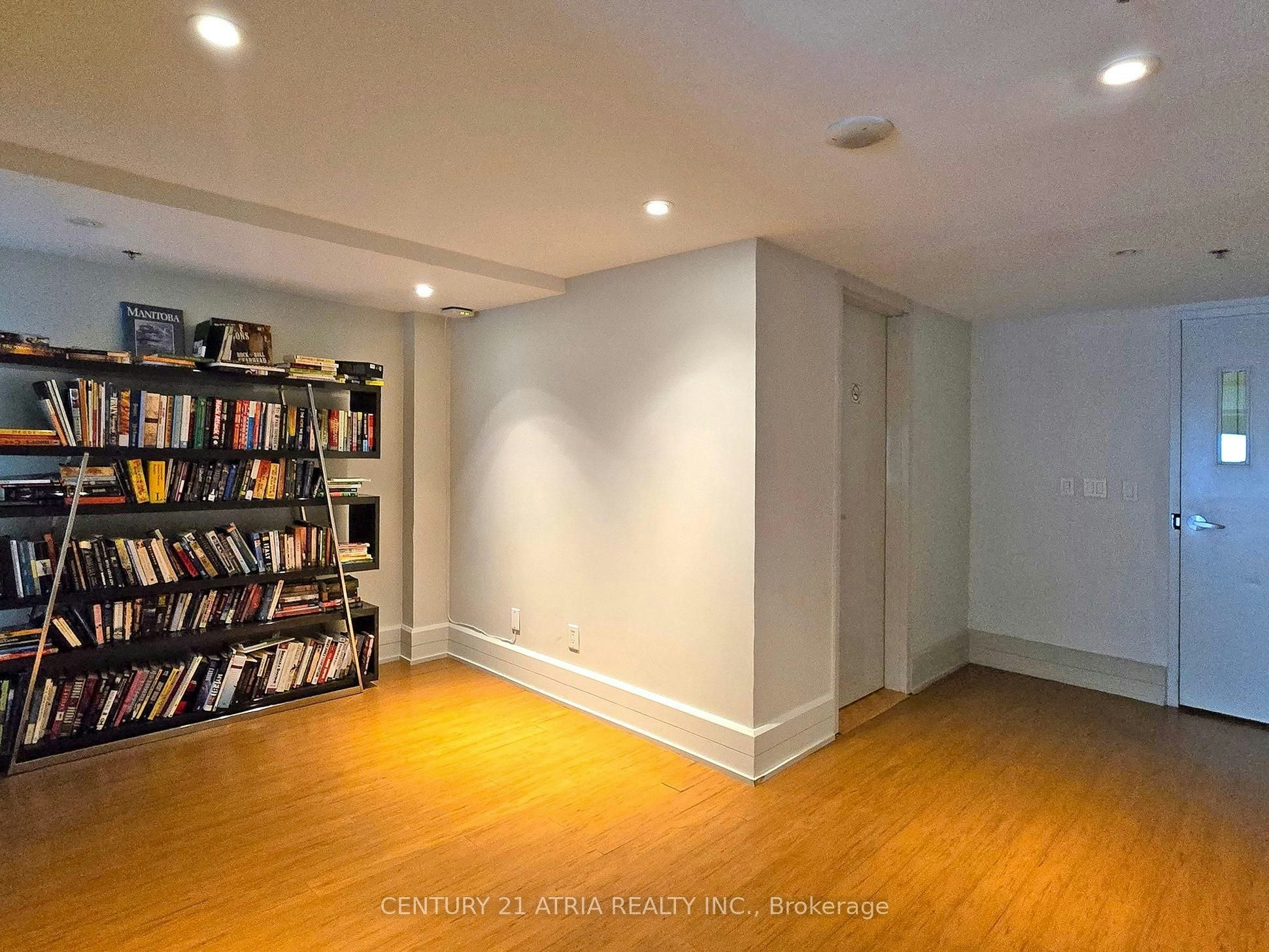 1820-111 Elizabeth Street, Toronto, ON, M5G 1P7 - 46
