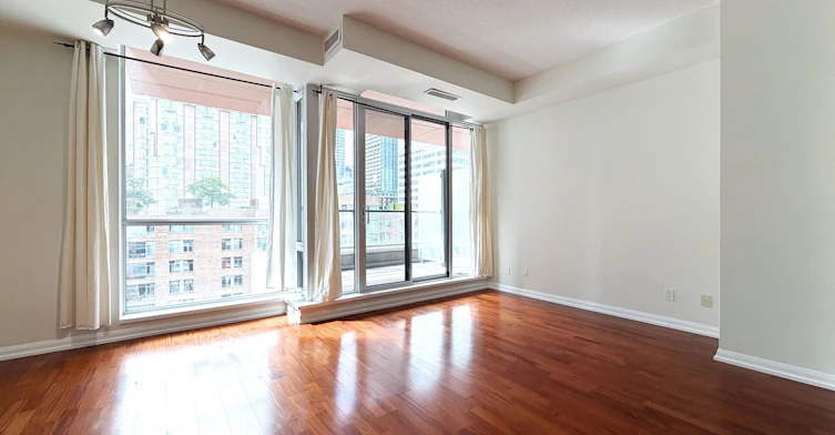 1820-111 Elizabeth Street, Toronto, ON, M5G 1P7 - 12