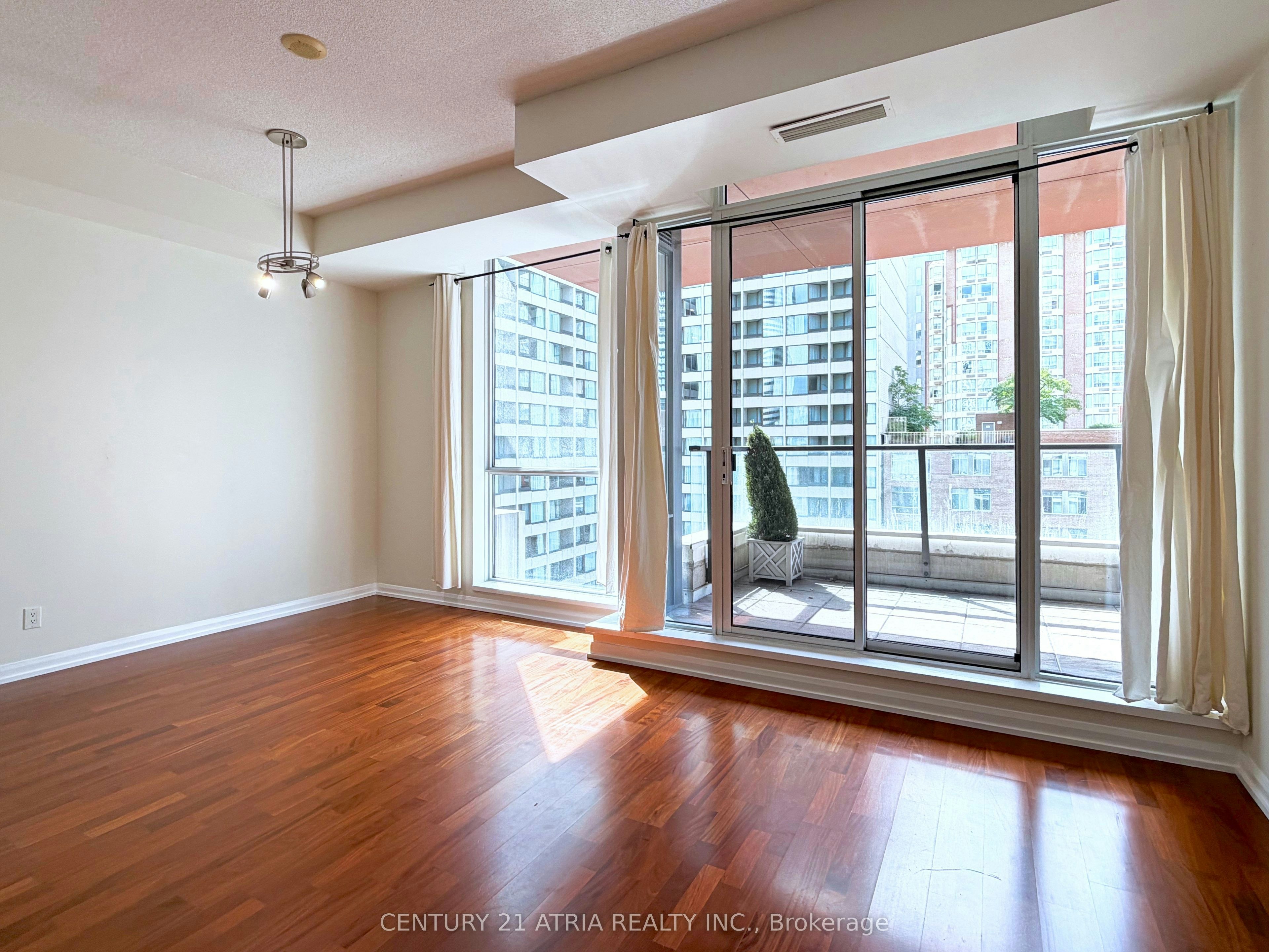 1820-111 Elizabeth Street, Toronto, ON, M5G 1P7 - 31