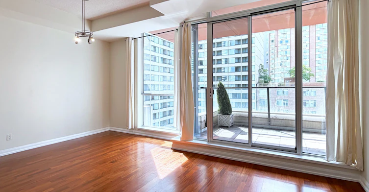 1820-111 Elizabeth Street, Toronto, ON, M5G 1P7 - 31
