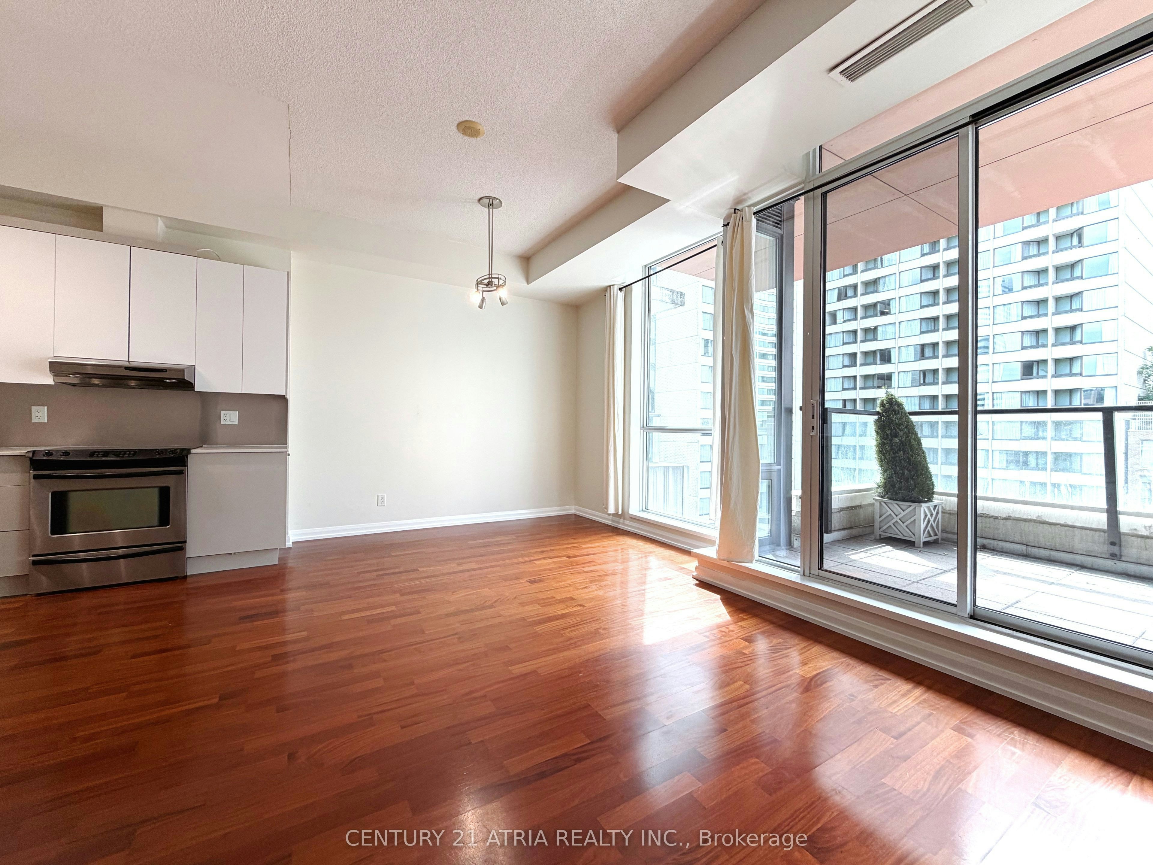 1820-111 Elizabeth Street, Toronto, ON, M5G 1P7 - 20