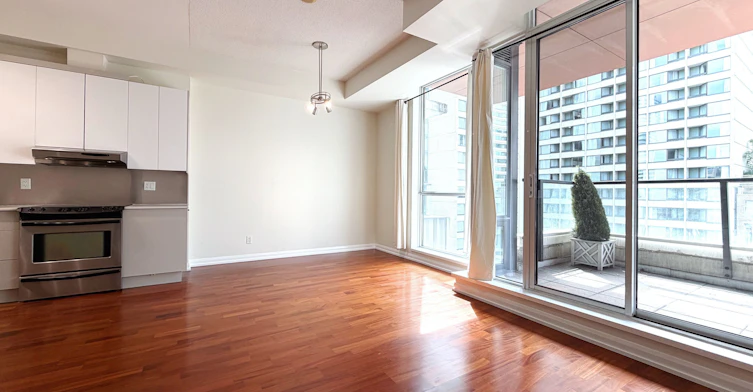 1820-111 Elizabeth Street, Toronto, ON, M5G 1P7 - 20