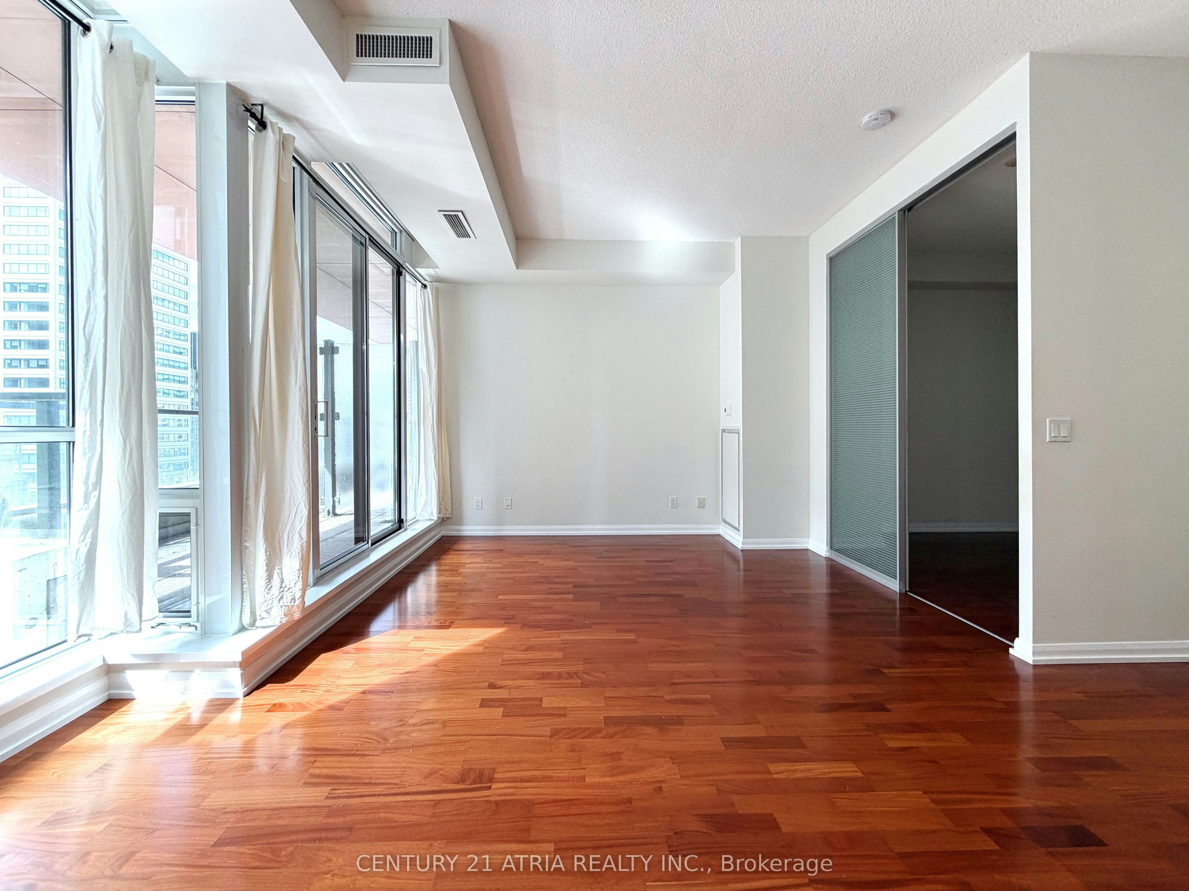 1820-111 Elizabeth Street, Toronto, ON, M5G 1P7 - 14