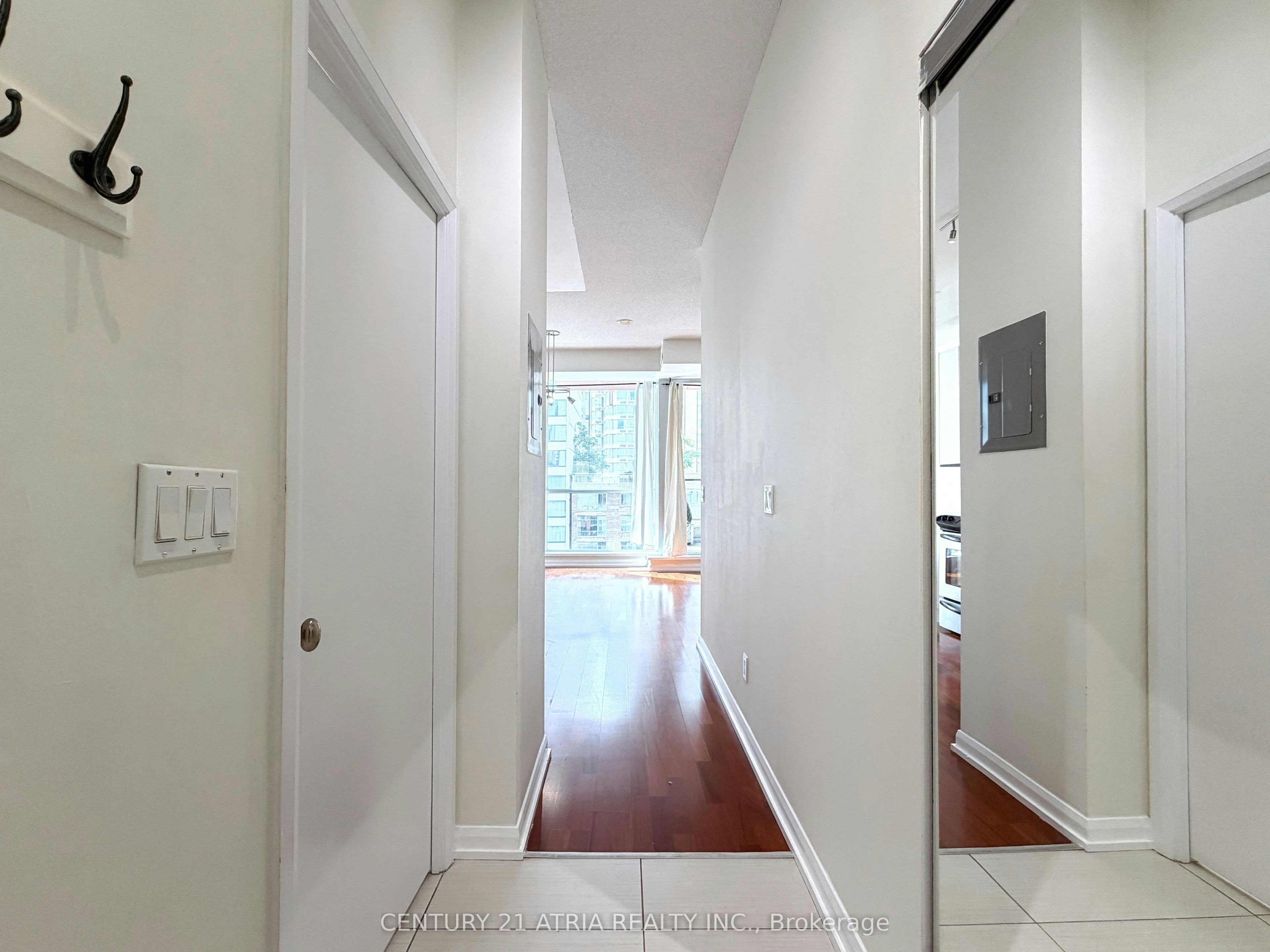1820-111 Elizabeth Street, Toronto, ON, M5G 1P7 - 9