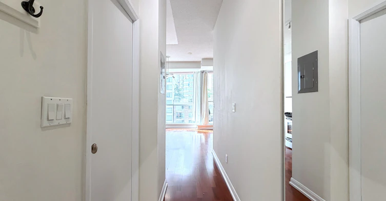 1820-111 Elizabeth Street, Toronto, ON, M5G 1P7 - 9