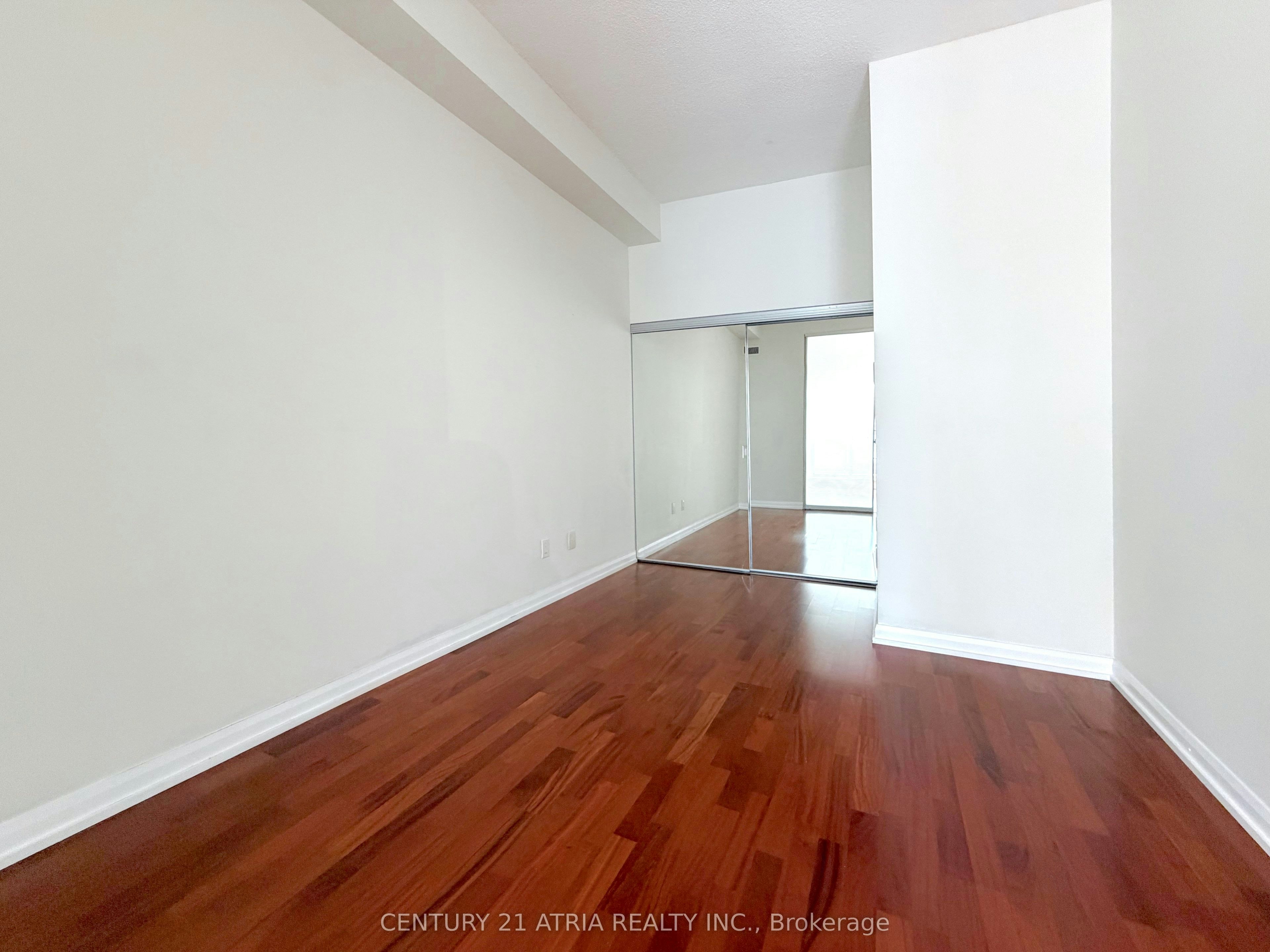 1820-111 Elizabeth Street, Toronto, ON, M5G 1P7 - 23