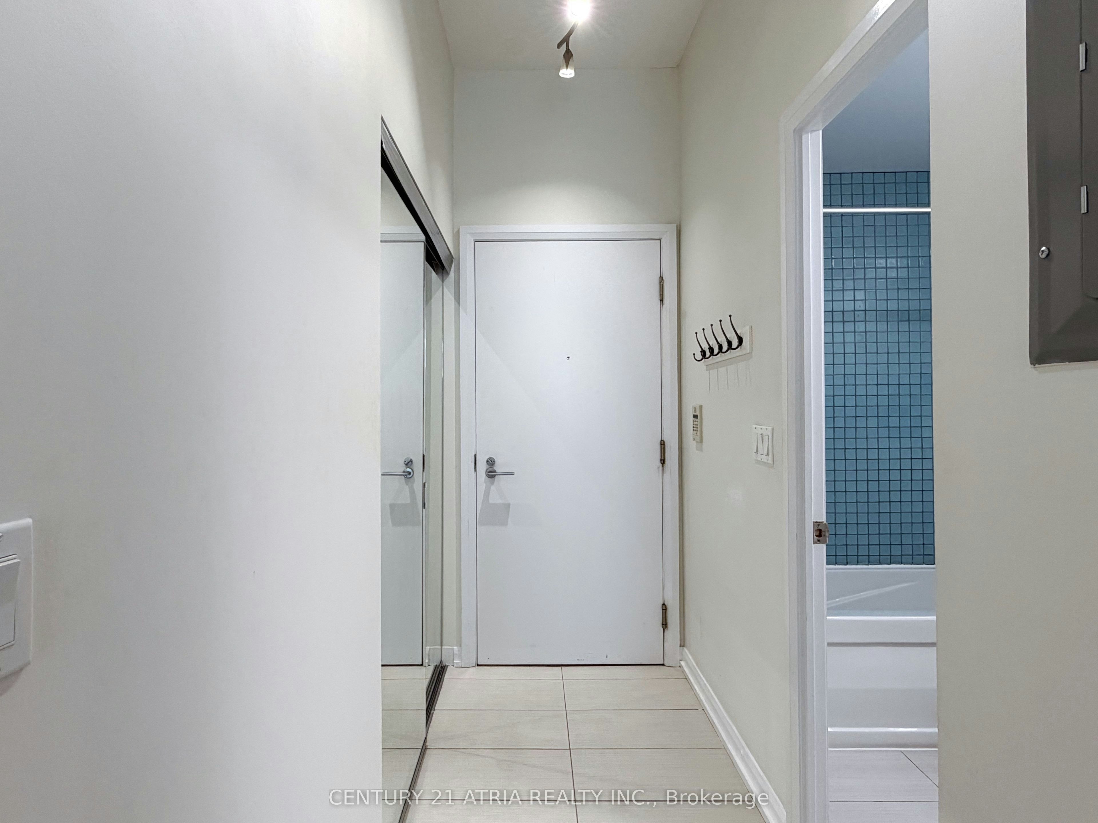 1820-111 Elizabeth Street, Toronto, ON, M5G 1P7 - 7