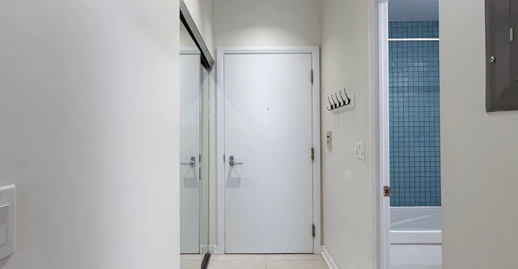 1820-111 Elizabeth Street, Toronto, ON, M5G 1P7 - 7