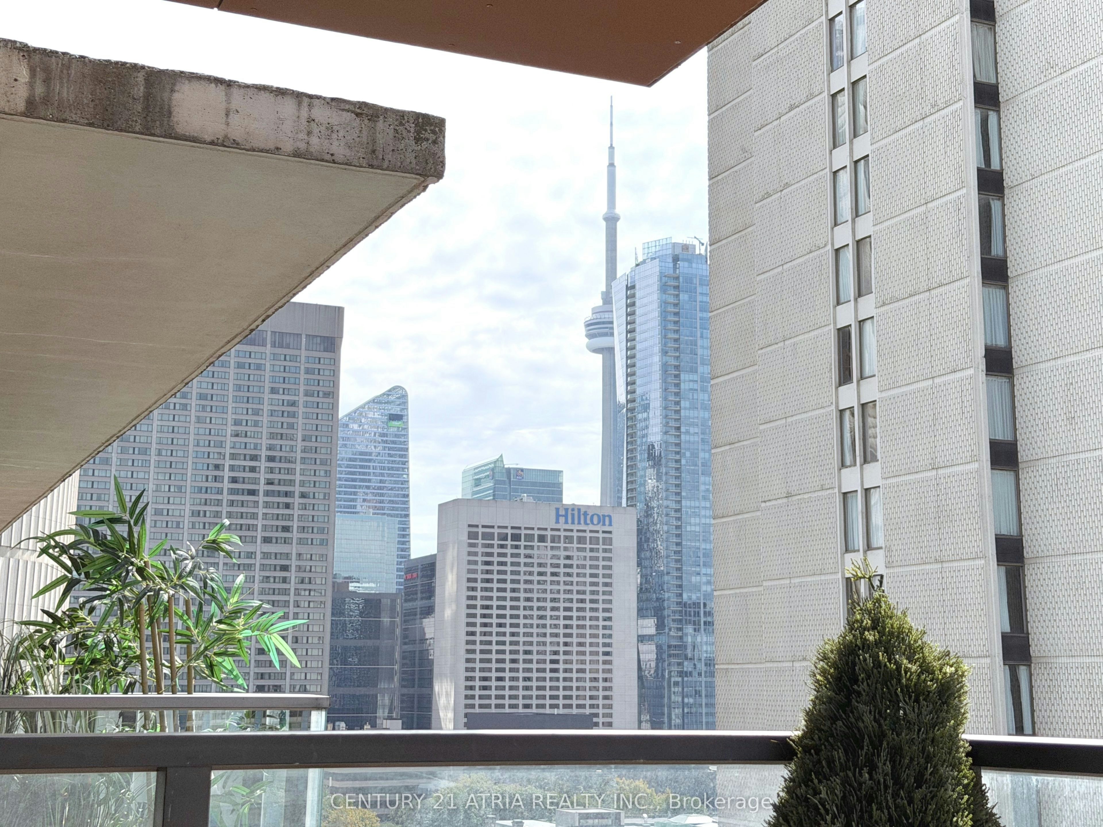 1820-111 Elizabeth Street, Toronto, ON, M5G 1P7 - 32