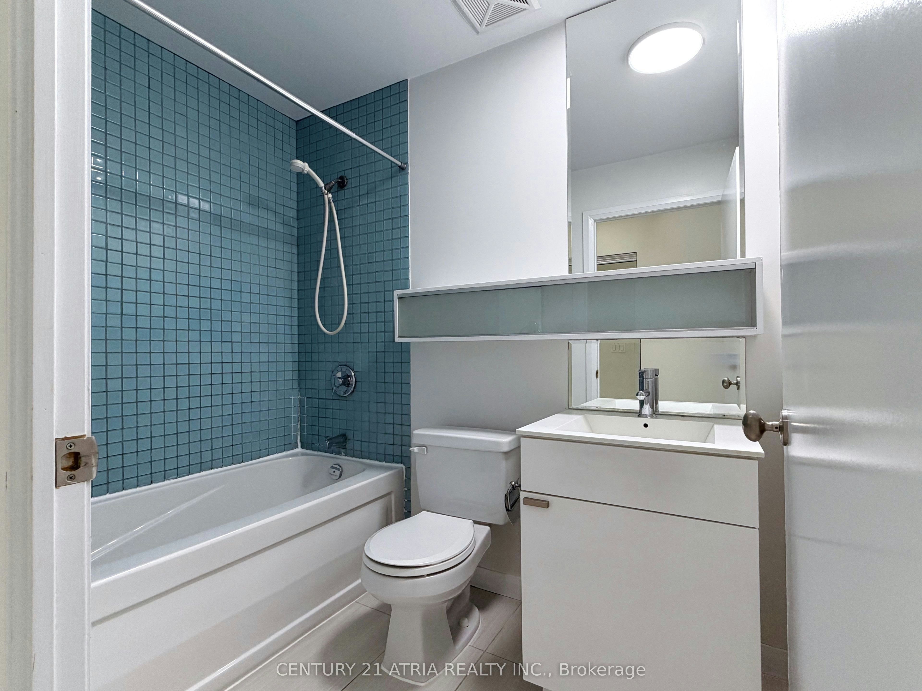 1820-111 Elizabeth Street, Toronto, ON, M5G 1P7 - 8
