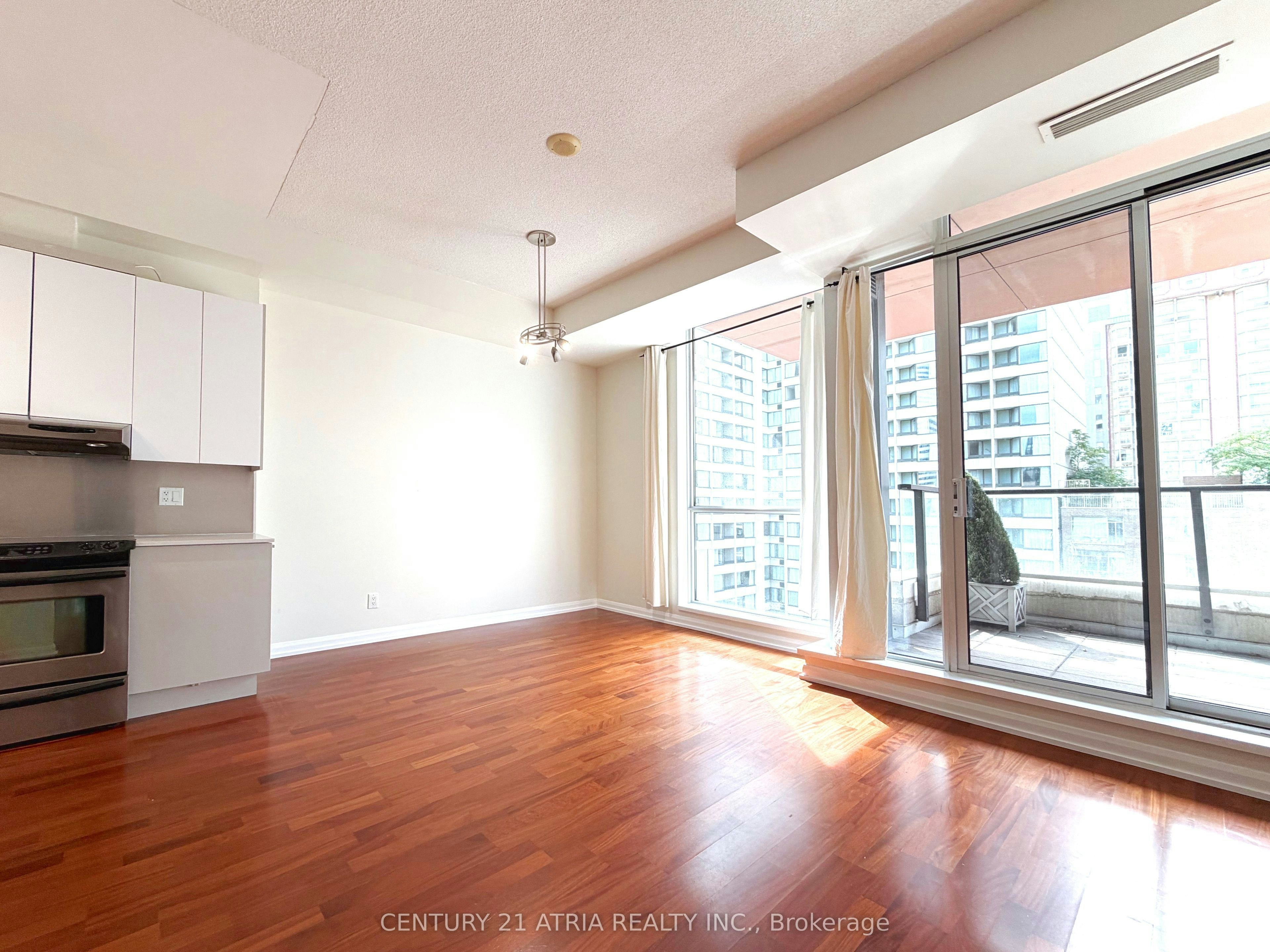 1820-111 Elizabeth Street, Toronto, ON, M5G 1P7 - 16