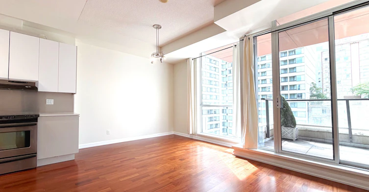 1820-111 Elizabeth Street, Toronto, ON, M5G 1P7 - 16